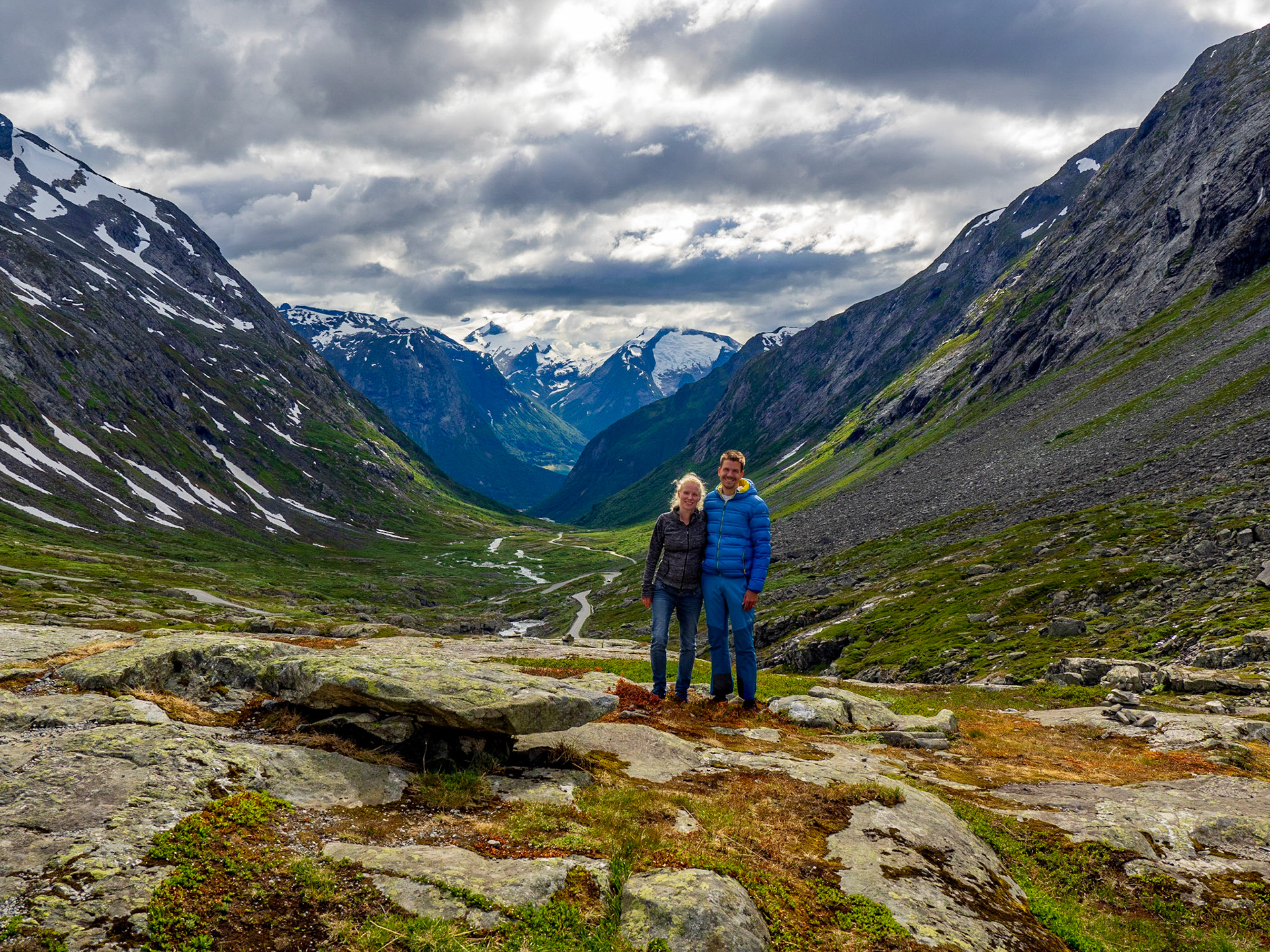 Kurz vor dem Ende der 258 (Gamle Strynefjellsveg) im Juni diesen Jahren

Just before the end of the 258 (Gamle Strynefjellsveg) in June this year