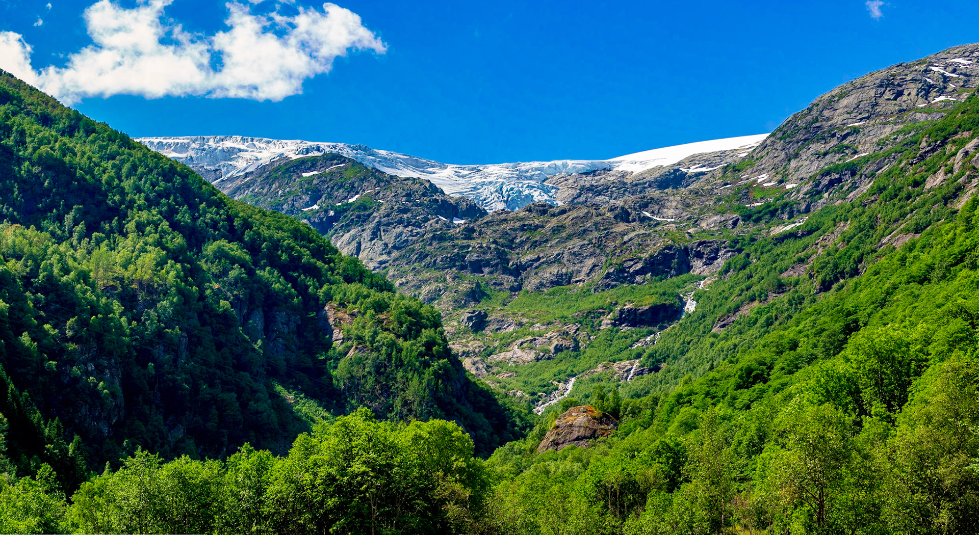 Die Buarbreen Gletscherzunge

This is the Buarbreen glacier tongue