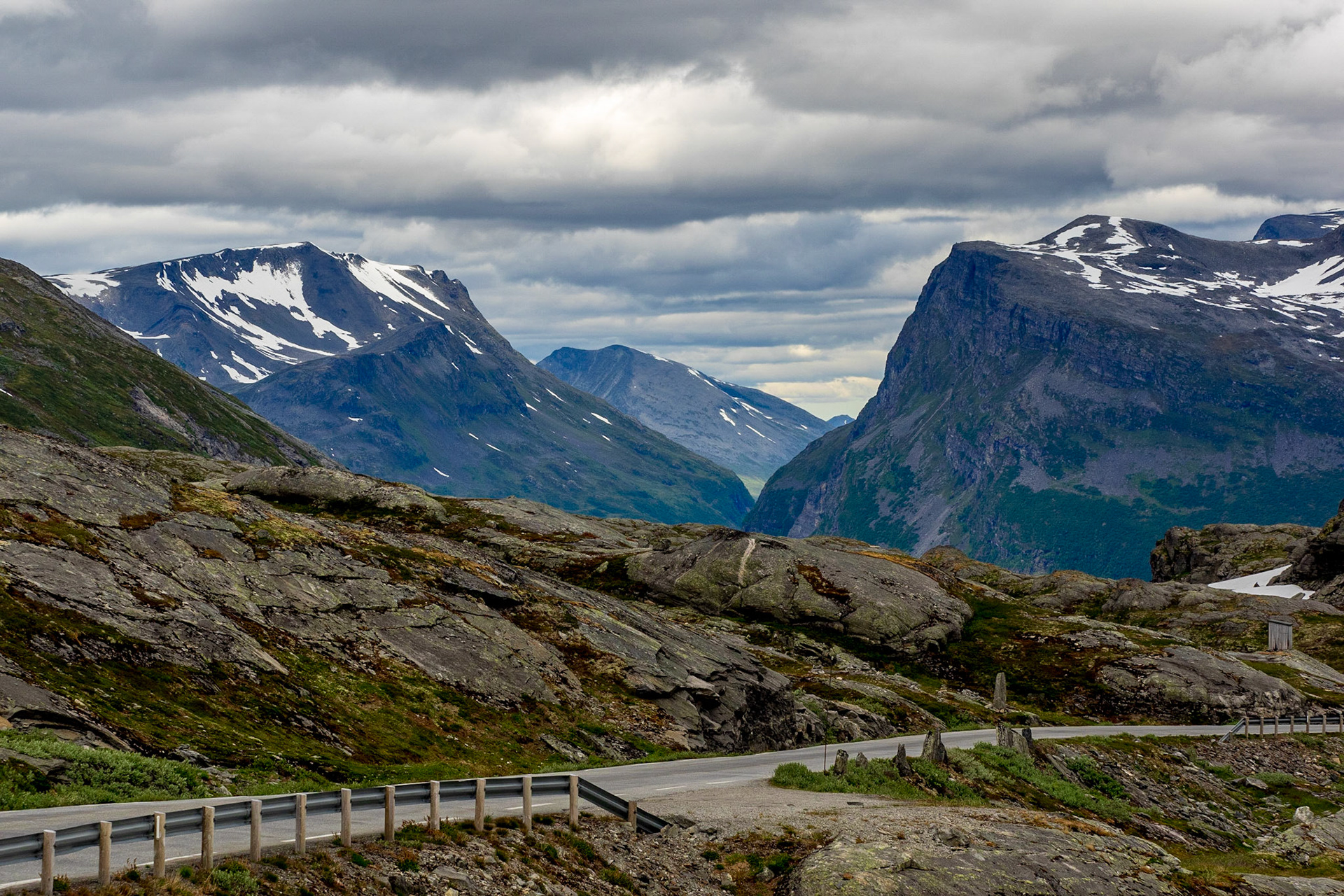 Auf dem Weg zum Geiranger

On our way to Geiranger