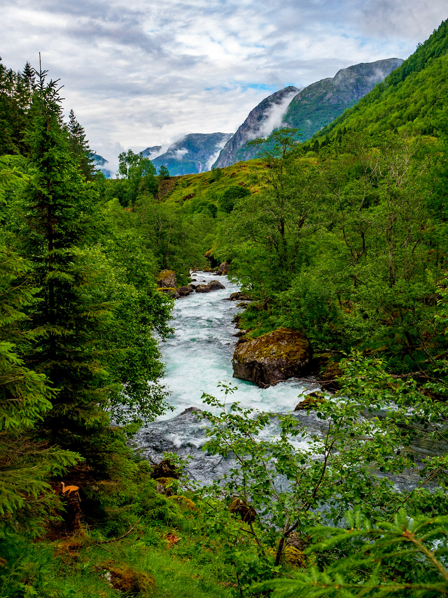 Das letzte Bild beim Rückweg vom Gletschersee Bondhusvatn in Norwegen.

The last picture from our descend from Bondhusvatn - a glacier lake of the Folgefonna in Norway.