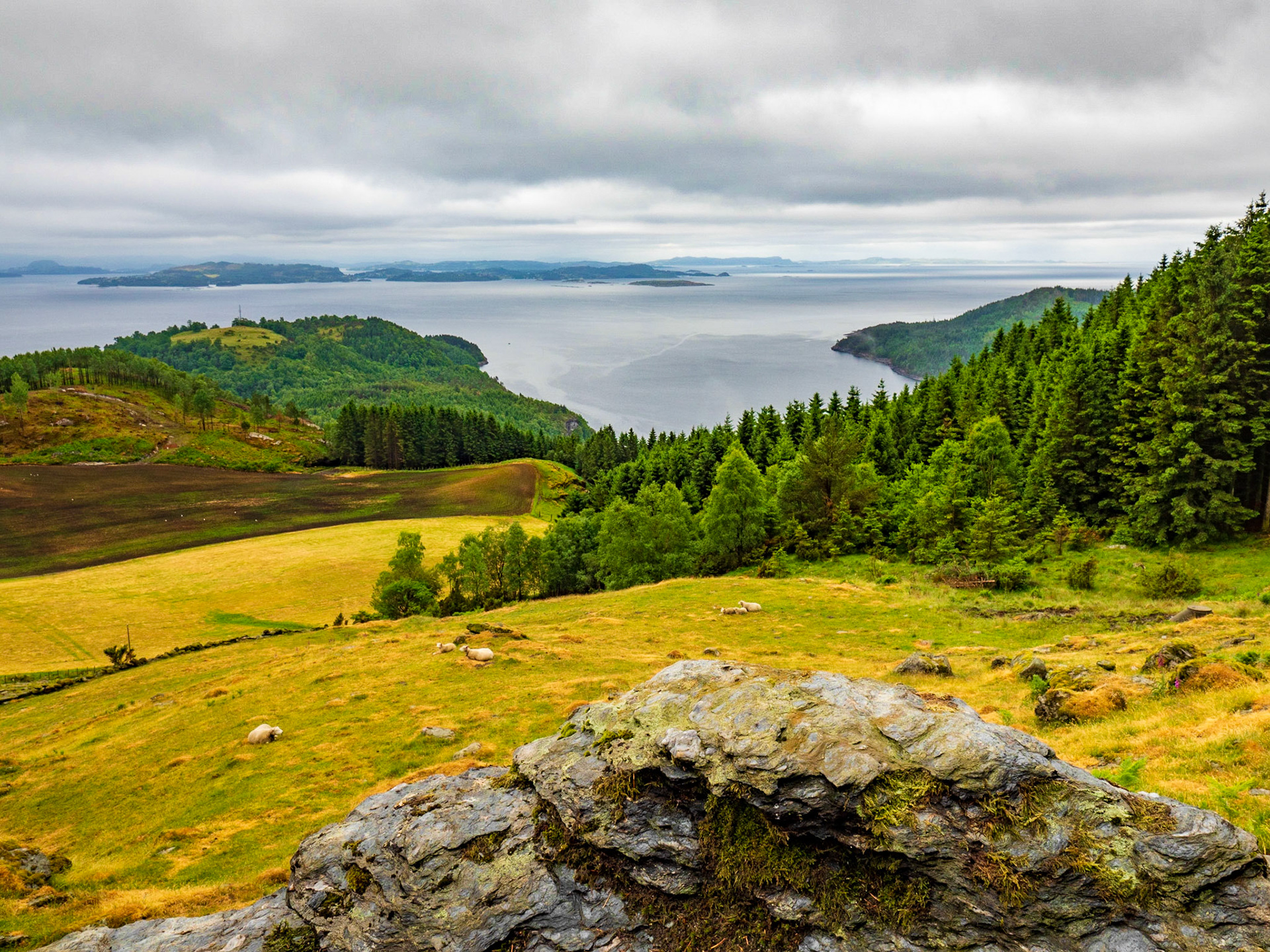 Wanderung zum Himakånå. Danke für den Tipp an Nordlandblog.

Hike to Himakånå - thanks to Nordlandblog for this tour tip.
