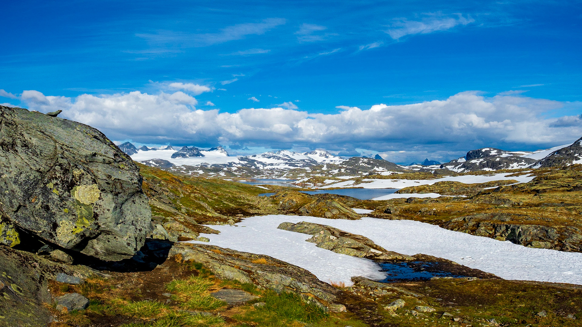 Immer noch auf der 55 bei Oppland

Still on the 55 near Oppland