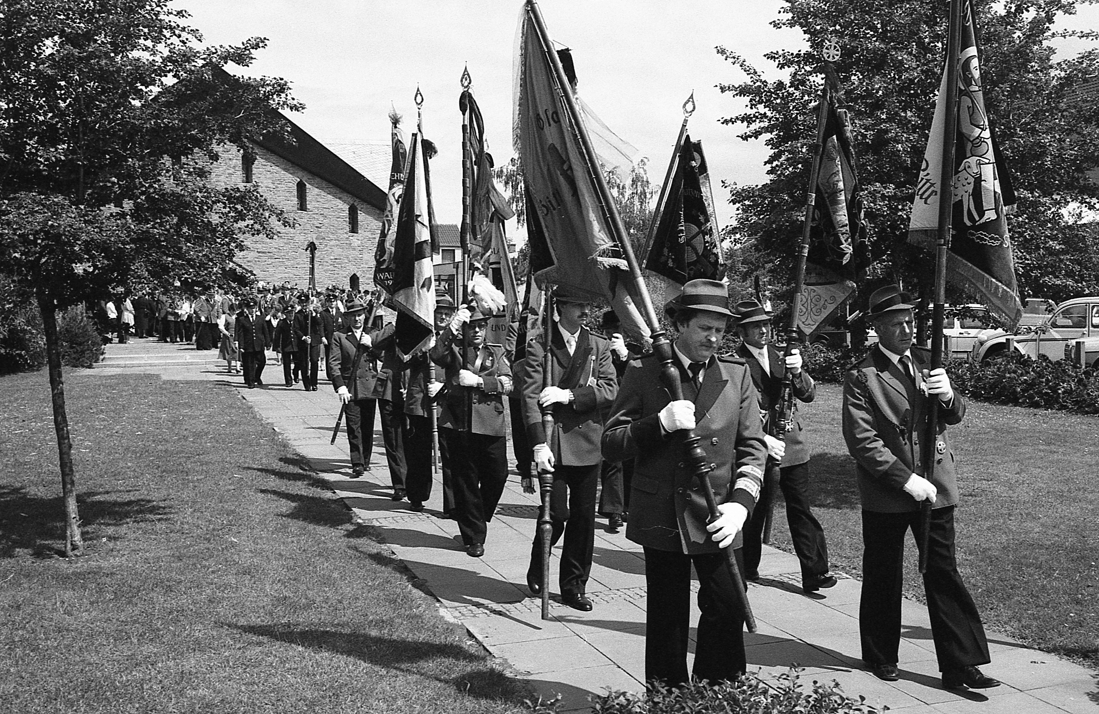 Trauerzug für einen Schützenbruder