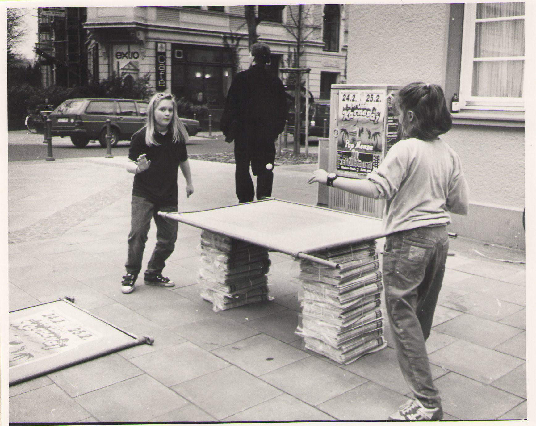 Schuman-, Ecke Lessingstraße. Nachbarkinder.