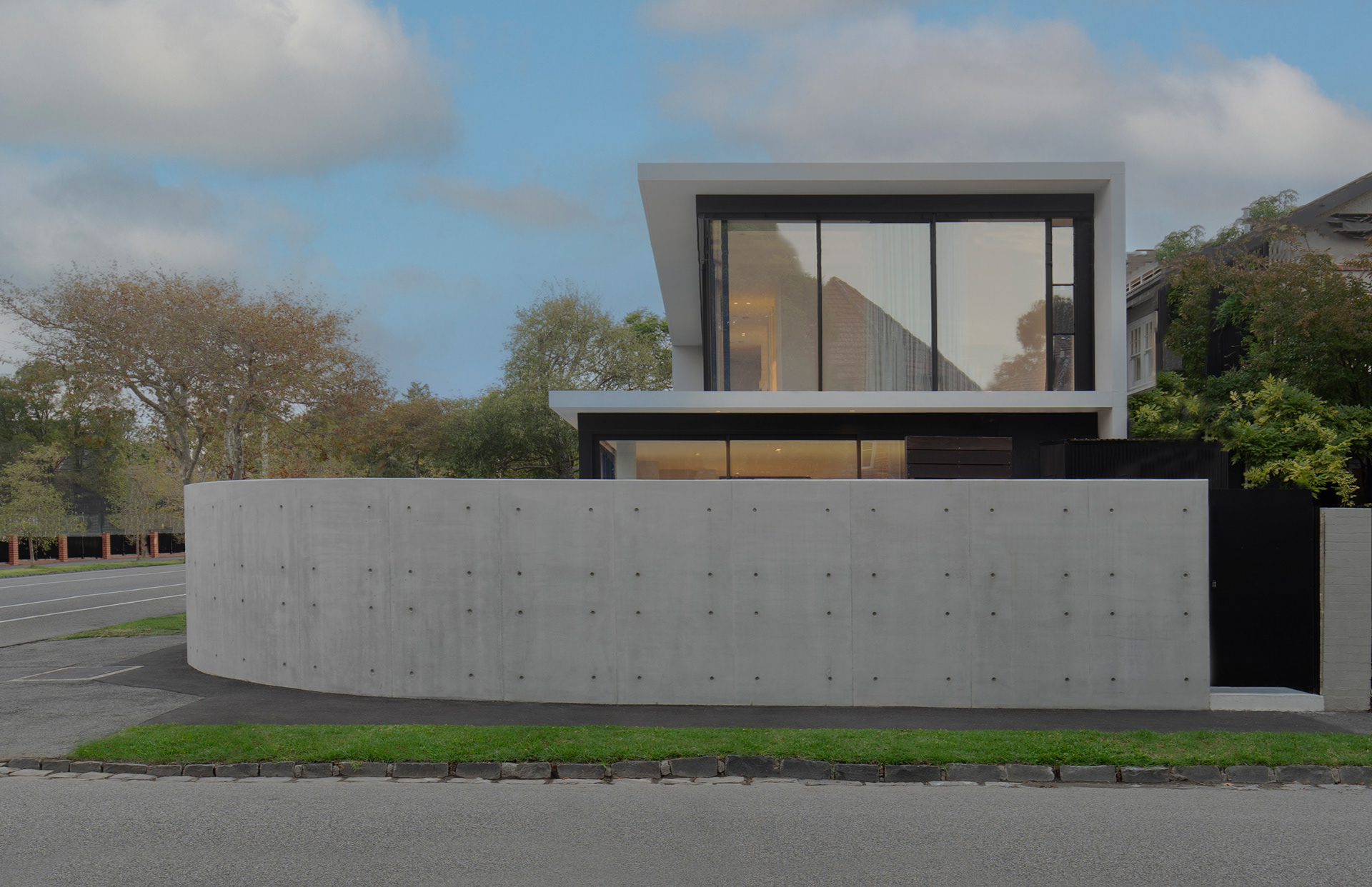 Skyrodema House