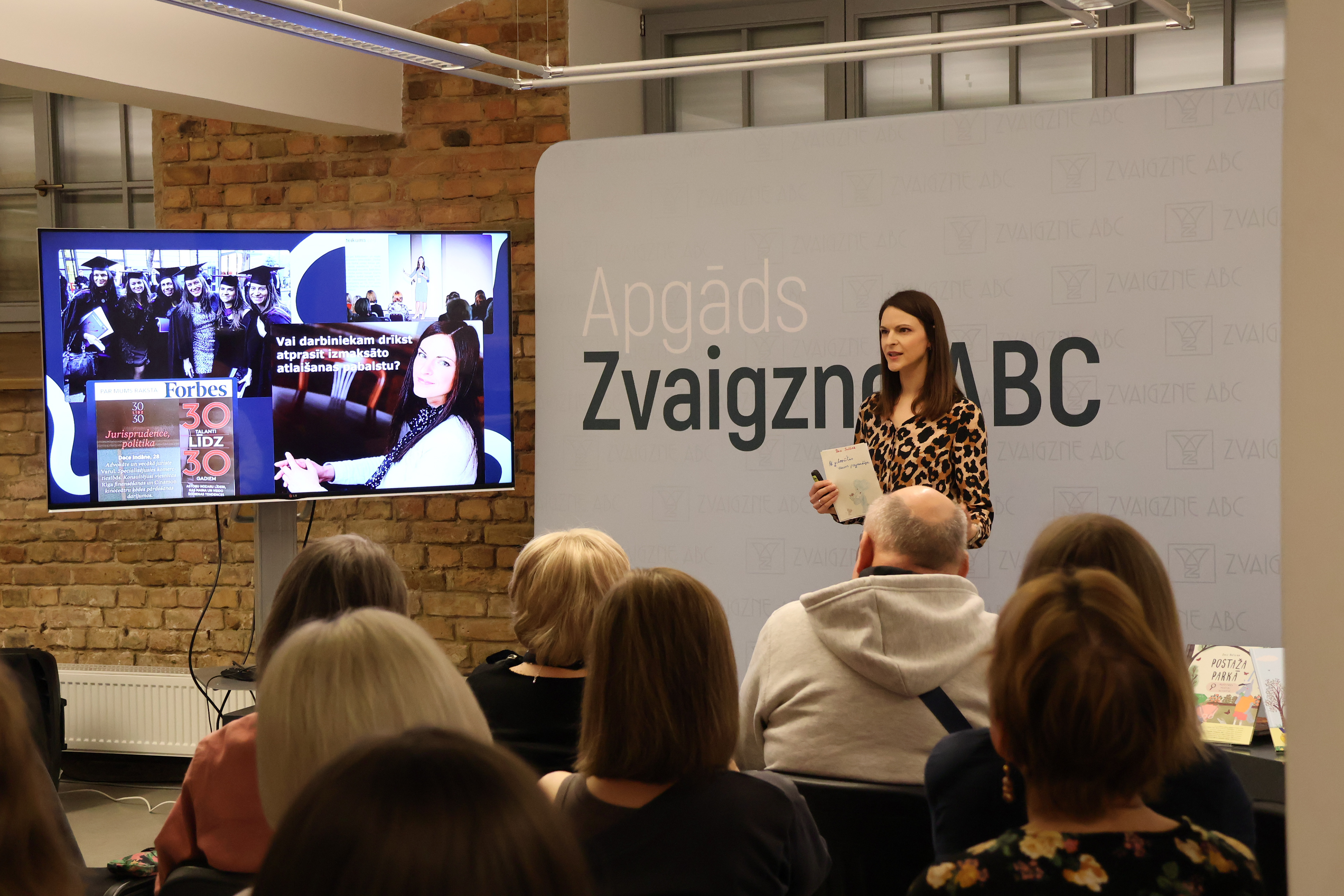 Autoru pasākums apgādā Zvaigzne ABC