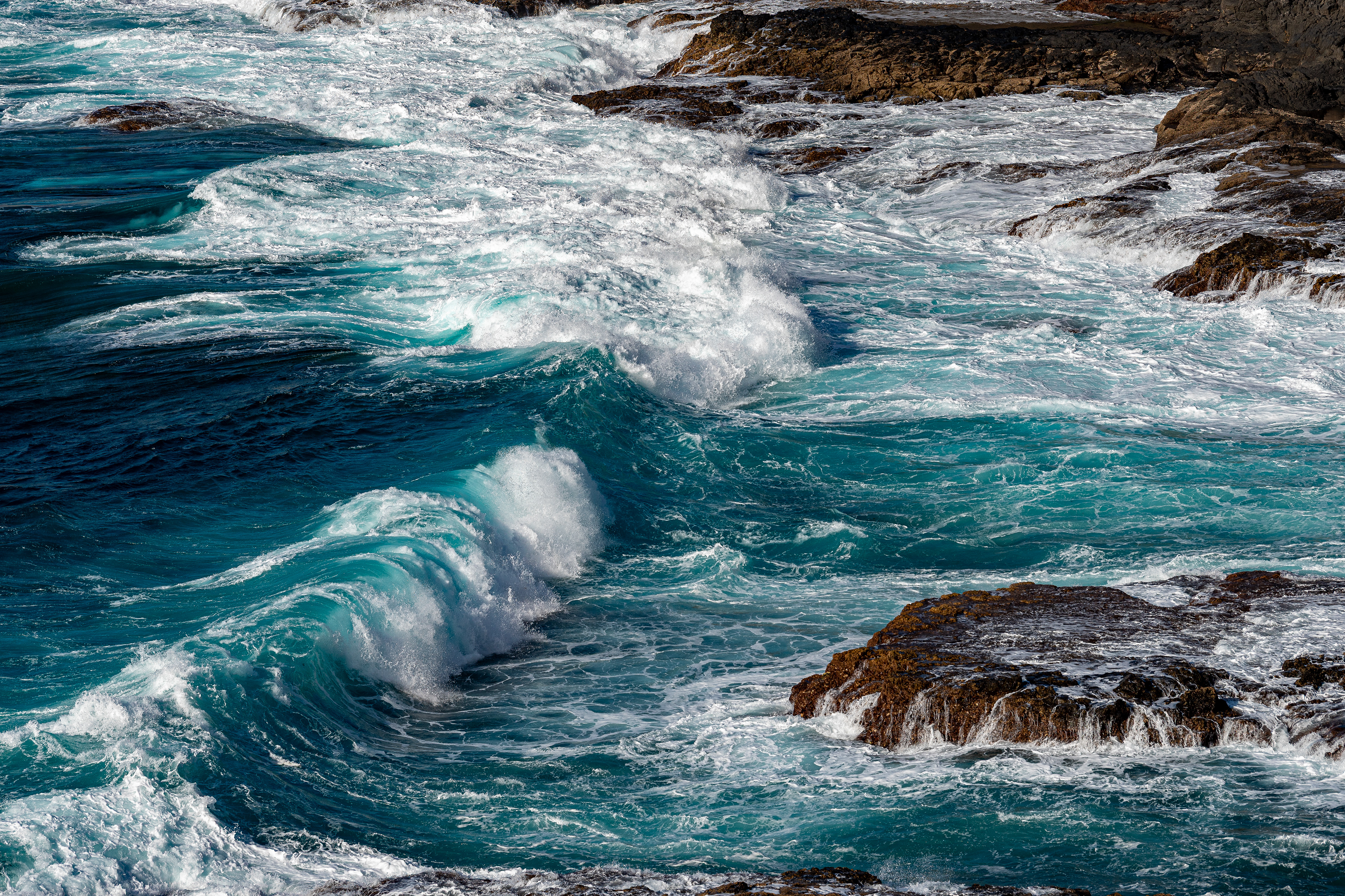 Turquoise waves at Gran Canaria