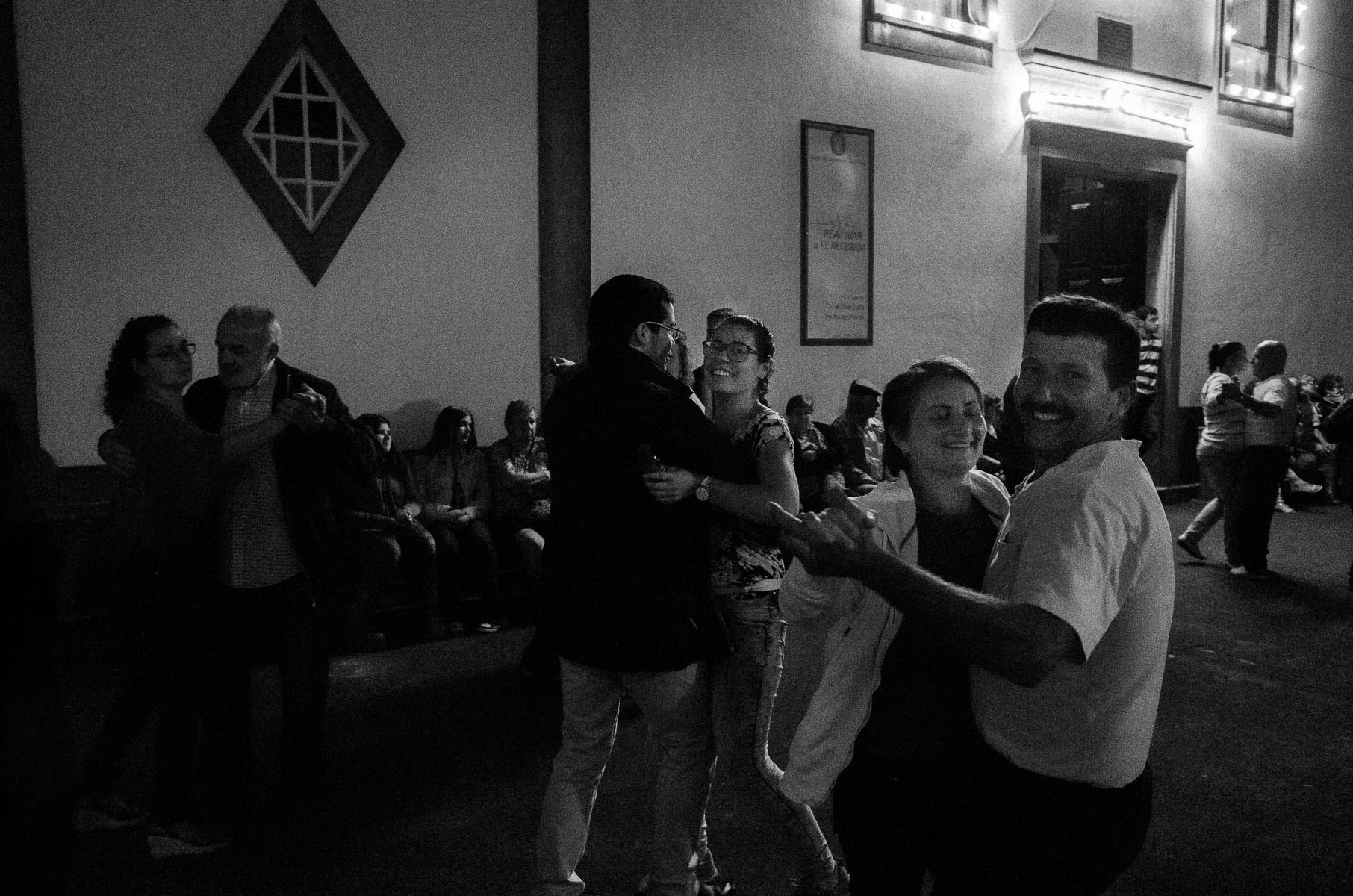 Flores dance