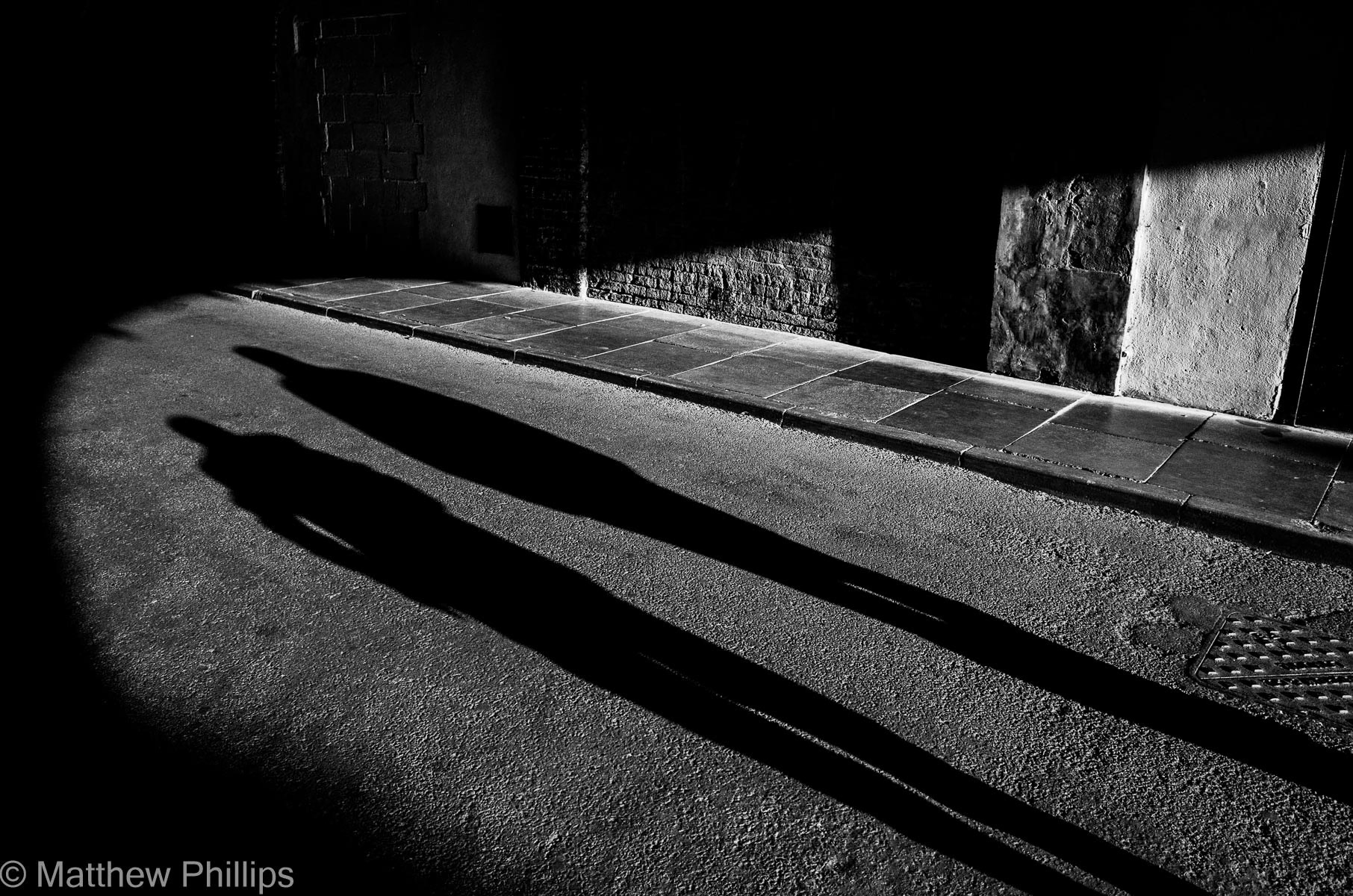 Figures in Reigate tunnel