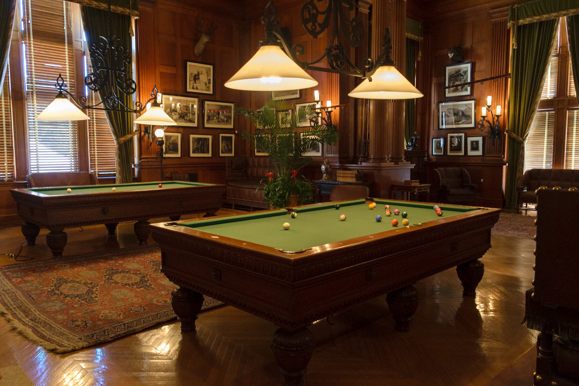 The peftect place to play a game of pool.