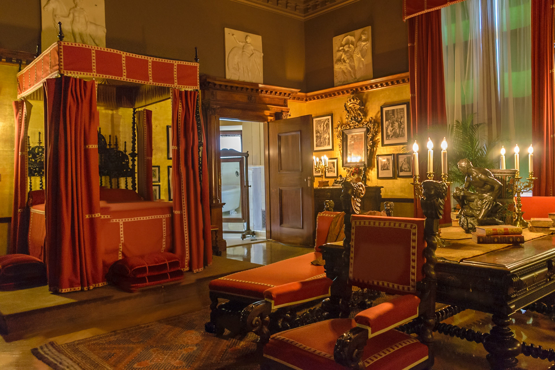 Mr. Vanderbilt would retire here during the night.