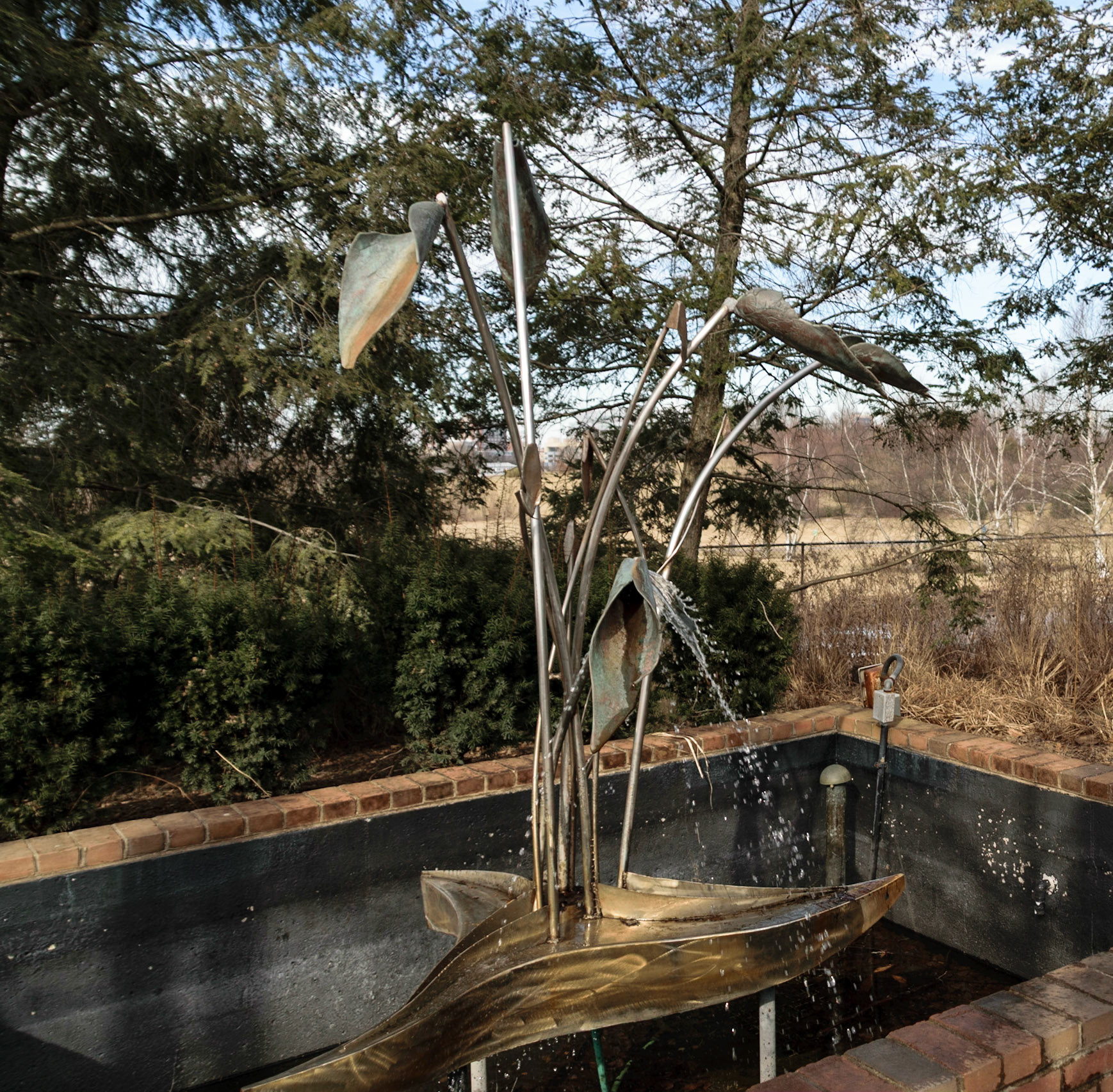 A fountain sits in disrepair.