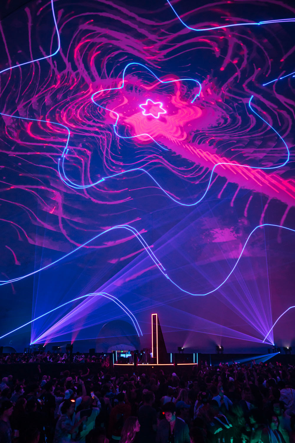 photo by Kurzsa / Danilo Lewis