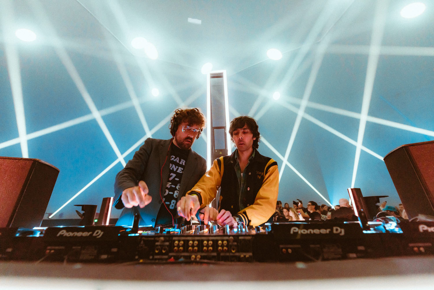 photo by Kurzsa / Danilo Lewis