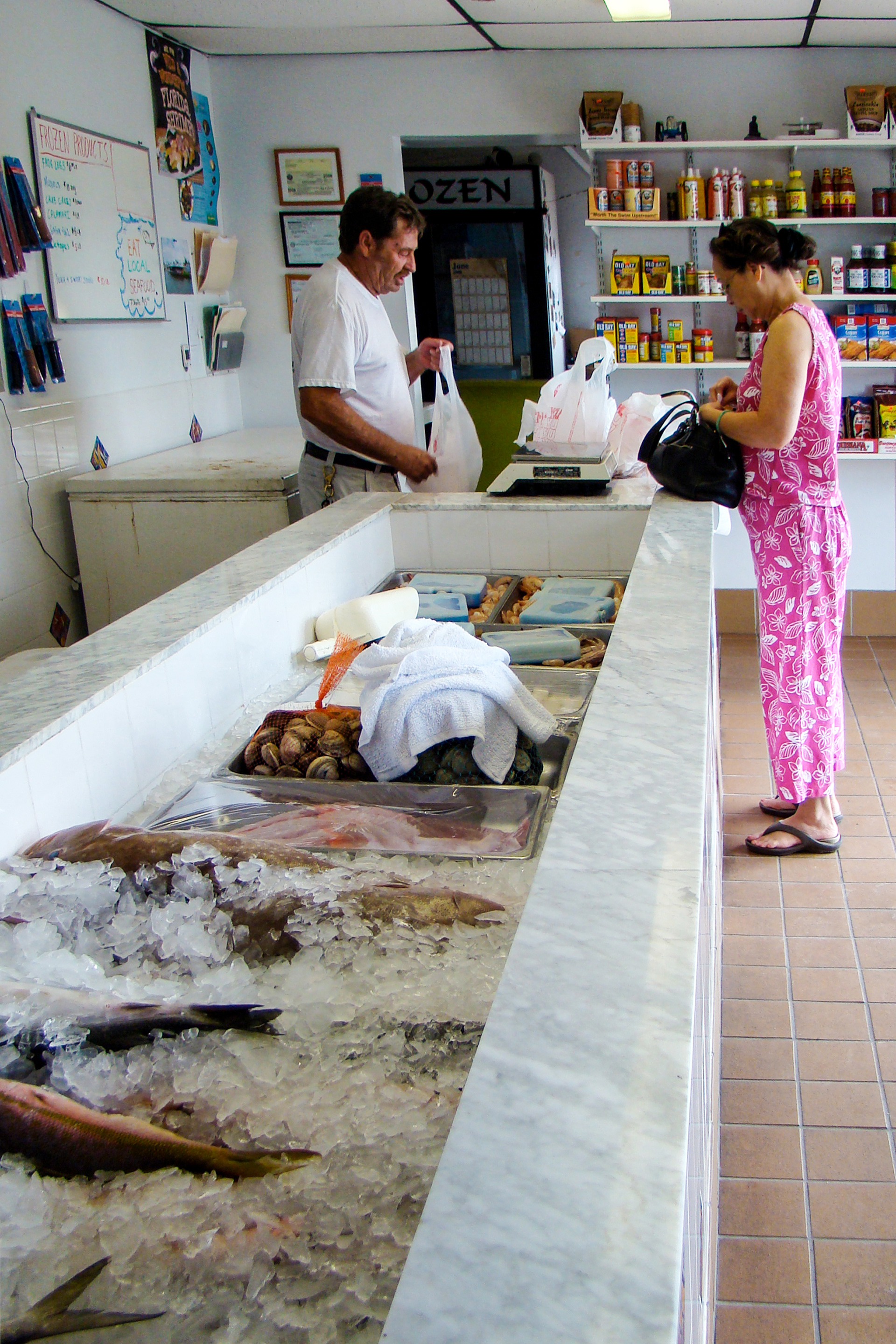 A fresh fish market in Pine Island.