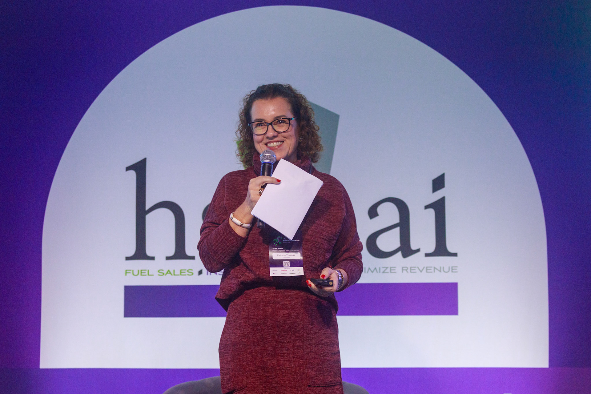 Painel; A Nova Mesa de Negociação com o Segmento Corporativo com mediação de Patricia Thomas - Diretora de Vendas Corporativo e Lazer na Omnibees