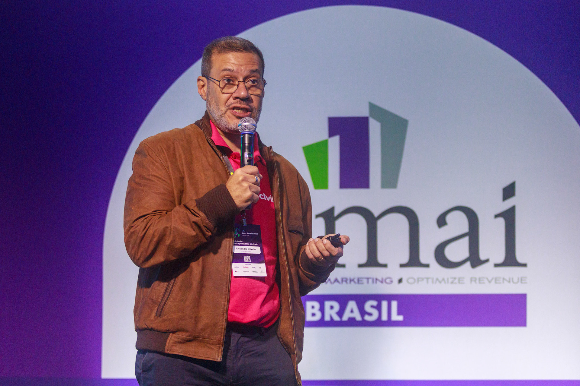 Palestra - A satisfação do hóspede como motor da rentabilidade. Alexandre Oliveira - Country Manager, Civitalis BrasilWagner Morente - Professor ESPM e Consultor de Treinamento de Vendas