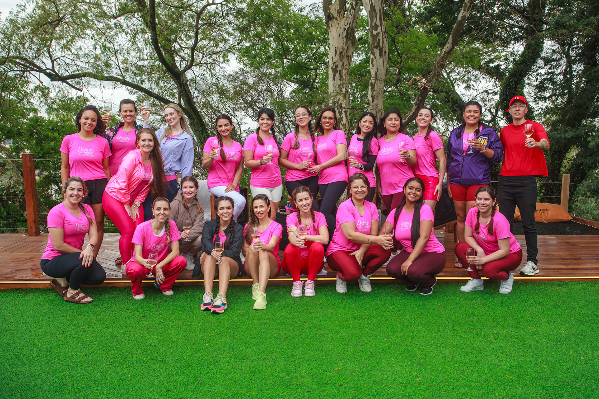 Evento Yoga Wine organizado pelas Donas do Mundo