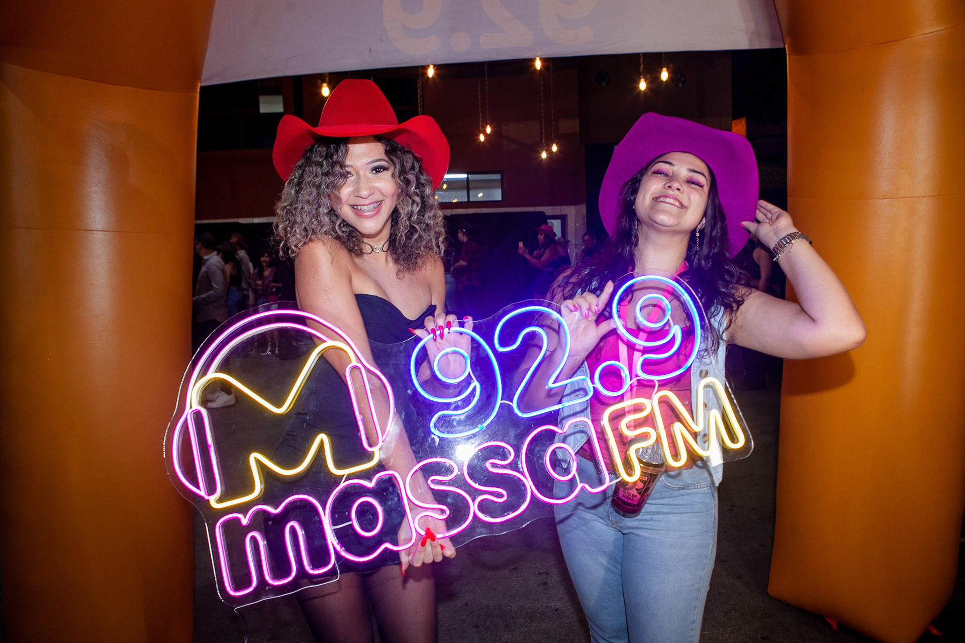 Apresentação do Show Ana Castela, no Estanciância Alto da Serra, Realização e divulgação da rádio Massa Fm, patriocinio Fisk