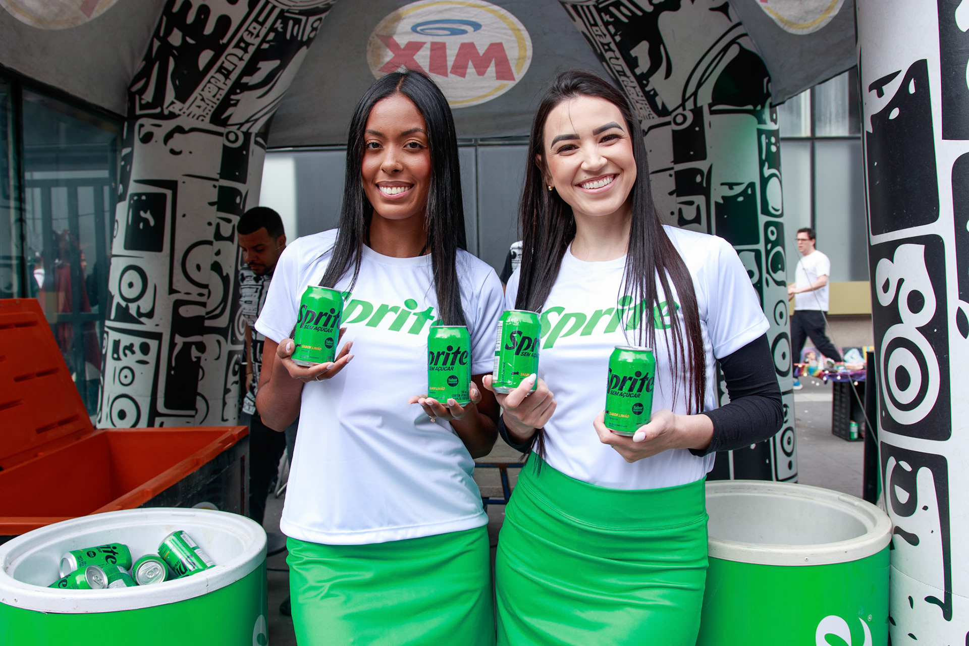 Ação de sampling  e ativação "o Grito" de Sprite na Av. Paulista 1354