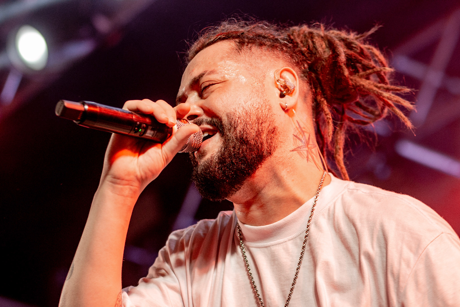 Show da banda Maneva na Stage Hall Mogi das Cruzes