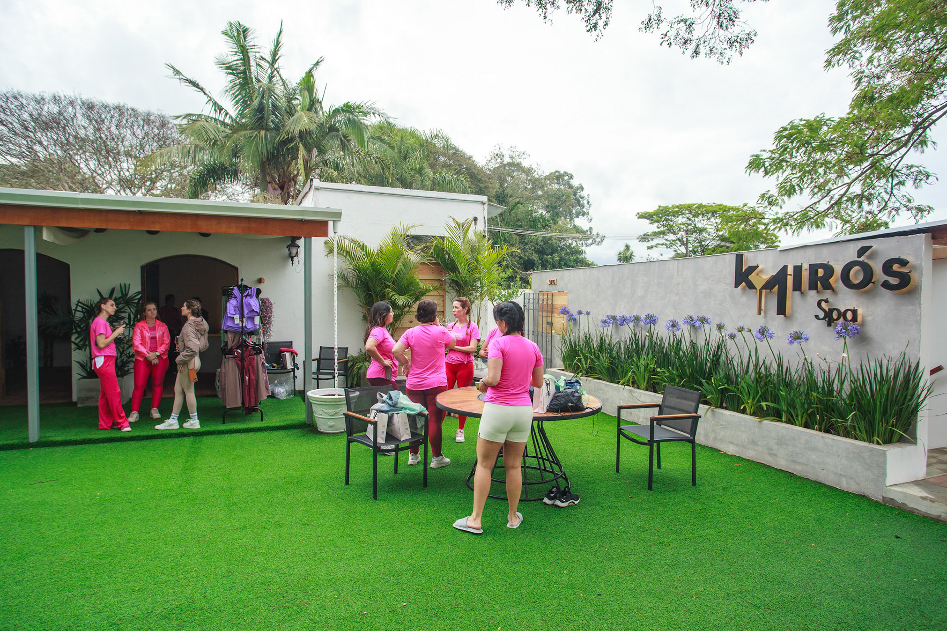 Evento Yoga Wine organizado pelas Donas do Mundo