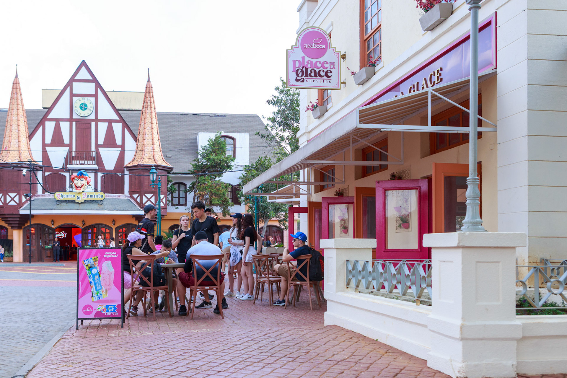 Ação promocional Gelaboca Day no Hopi Hari, durante a temporada de apresentaçoões de Circo dos Horres: A Horigem