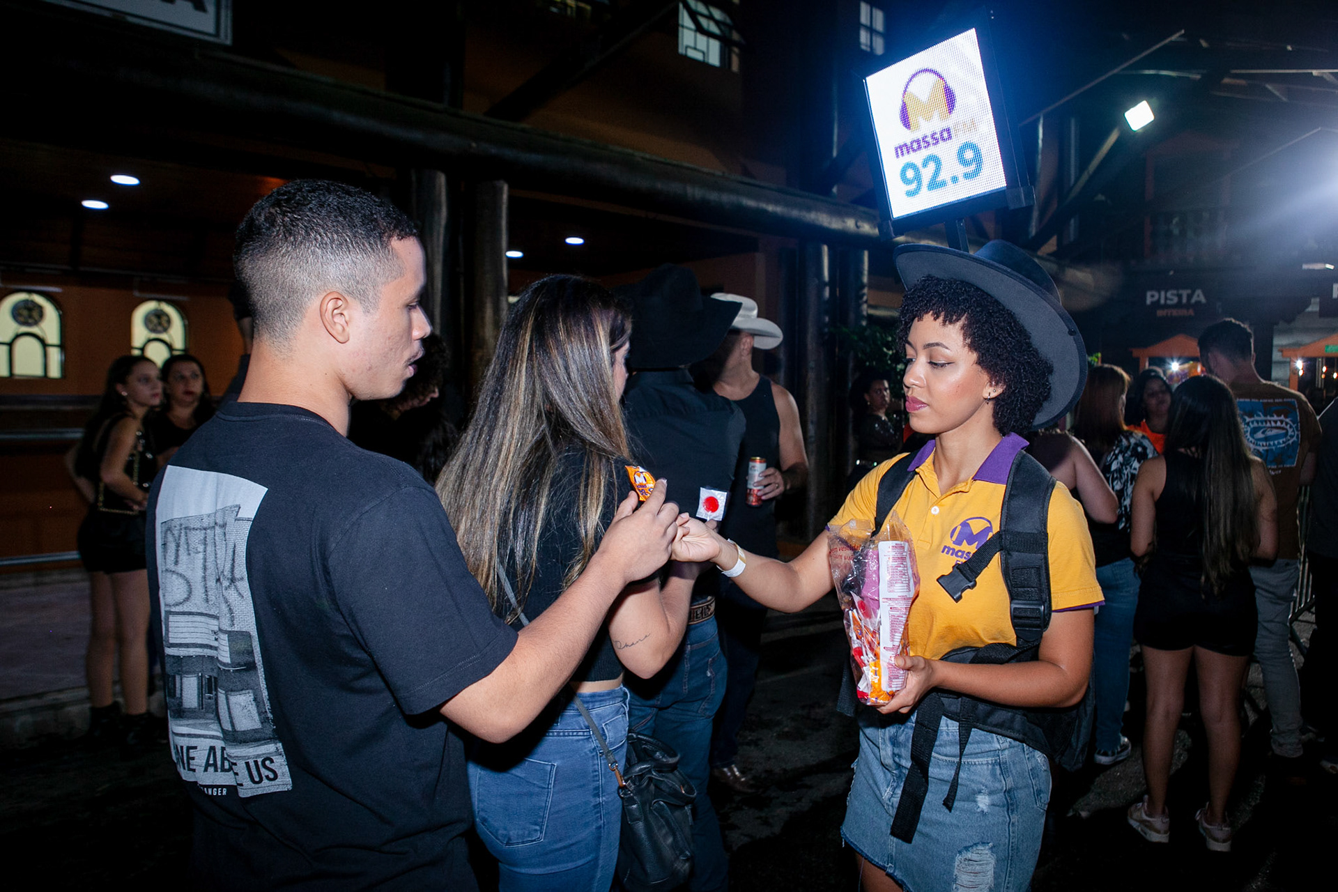 Apresentação do Show Ana Castela, no Estanciância Alto da Serra, Realização e divulgação da rádio Massa Fm, patriocinio Fisk