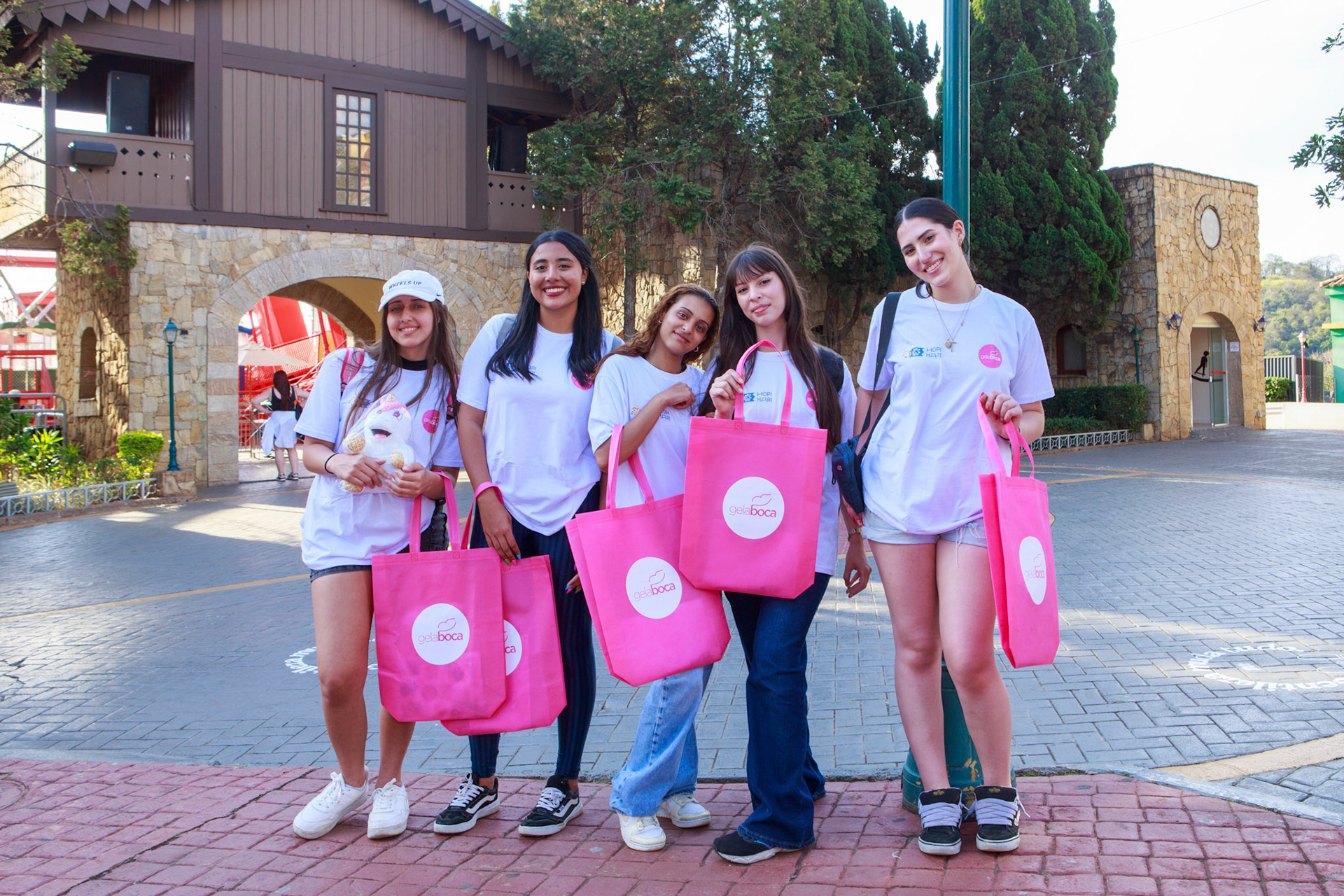 Ação promocional Gelaboca Day no Hopi Hari, durante a temporada de apresentaçoões de Circo dos Horres: A Horigem