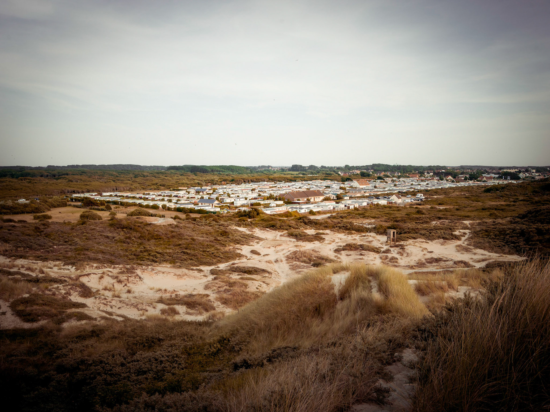 Le camping Ami-Ami se situe entre les dunes et la plage du Terminus, au nord de Berck-sur-Mer.