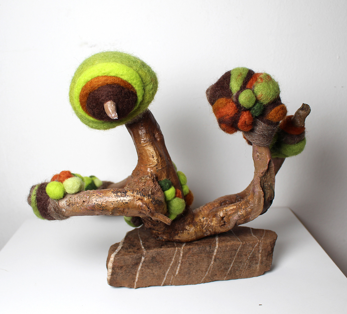 "Rootfool", Wurzel, Wolle, Stein, 20023, 30 x 20 x 25 cm