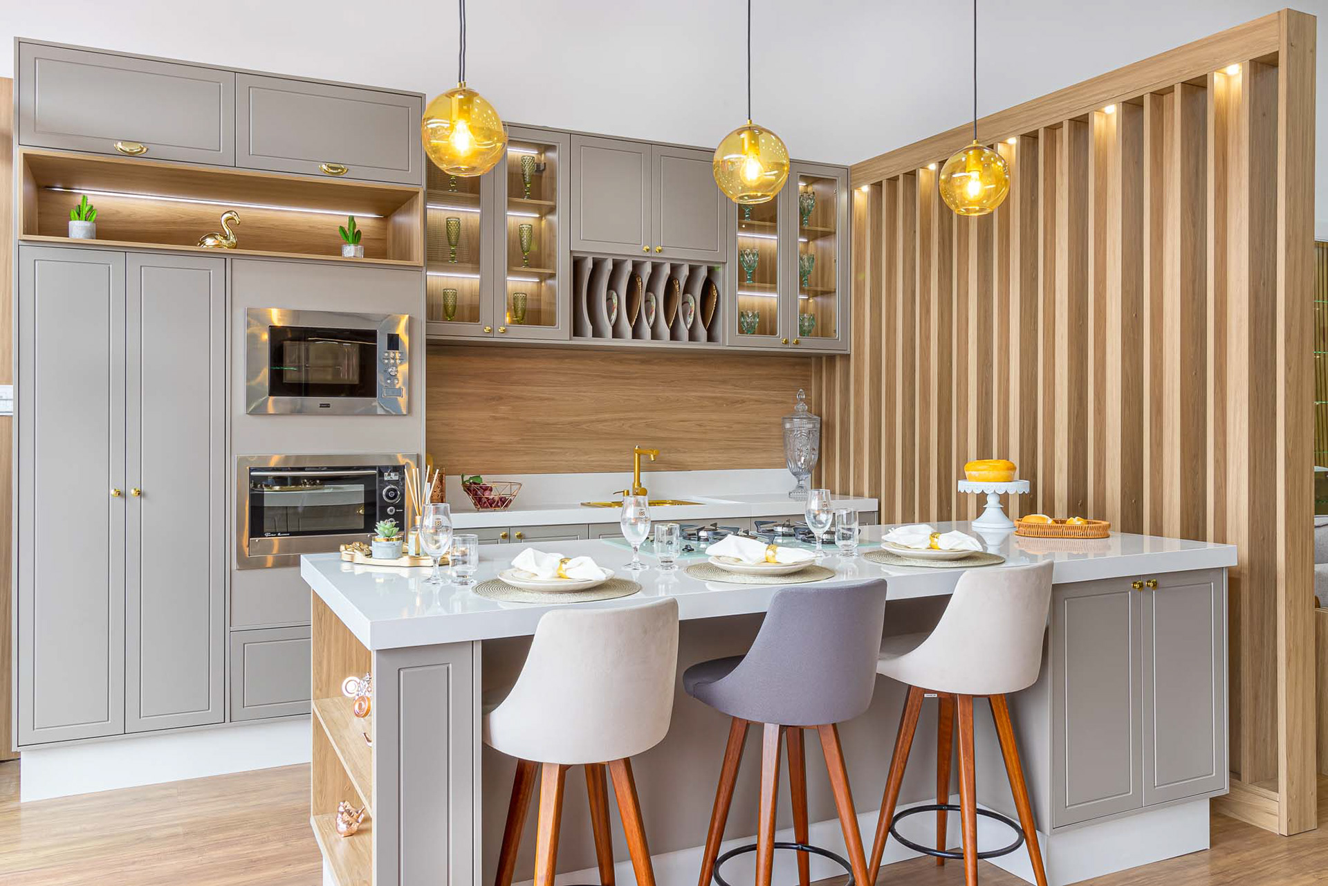 Fotografia de cozinha planejada, vista da diagonal