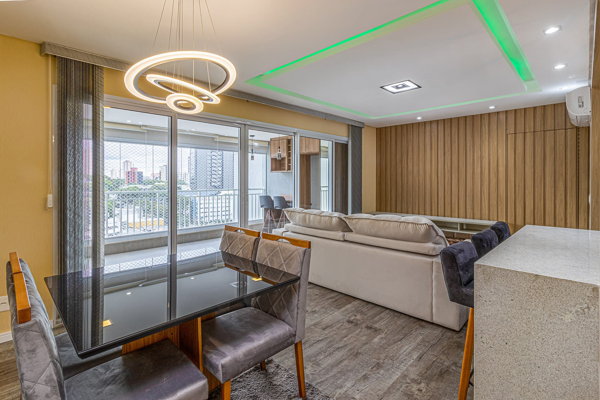 Fotografia de sala para área de apartamento.