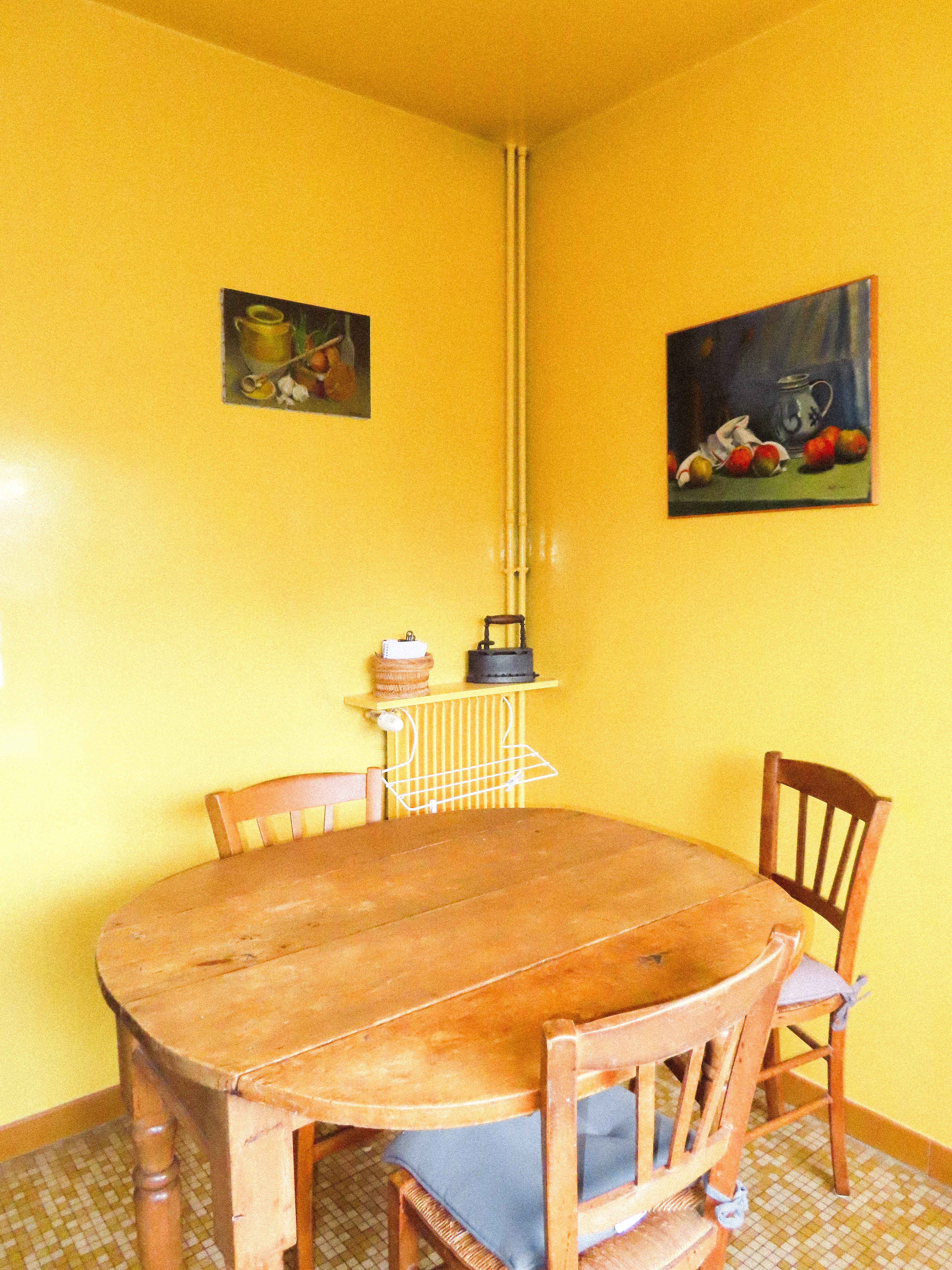 Espace repas dans la cuisine