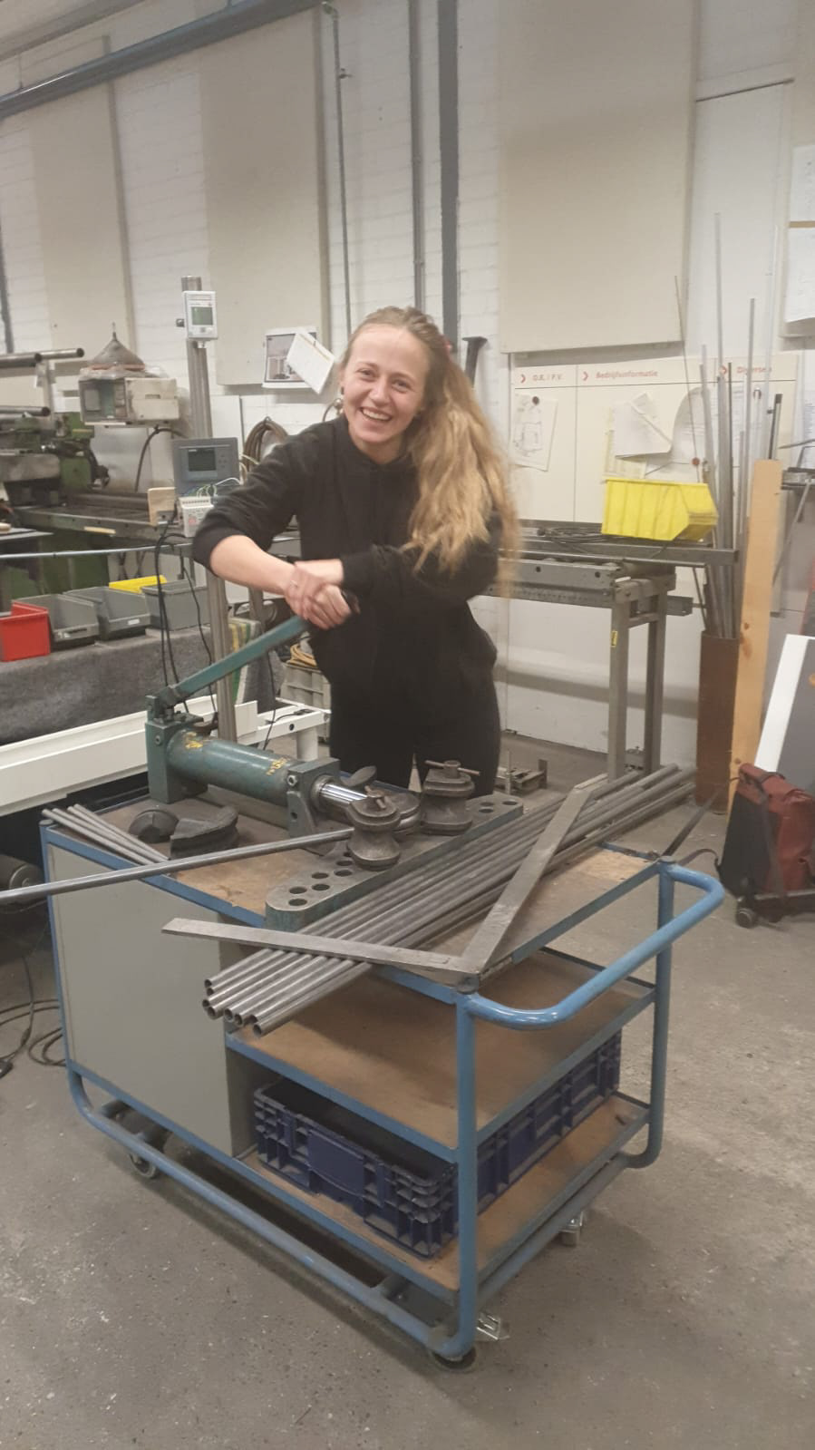 Bending steel pipes (M21)