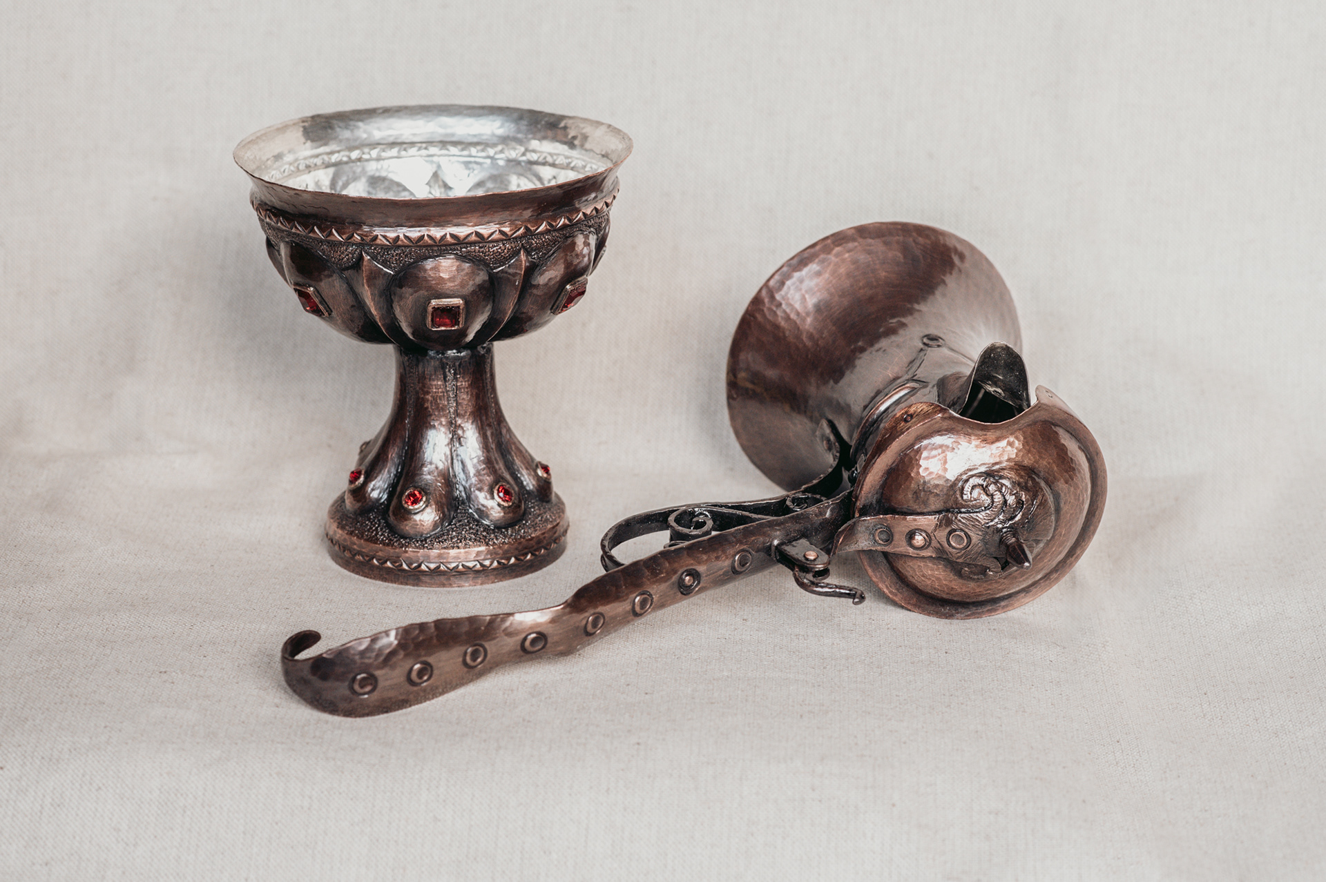 Cup and jug with lid