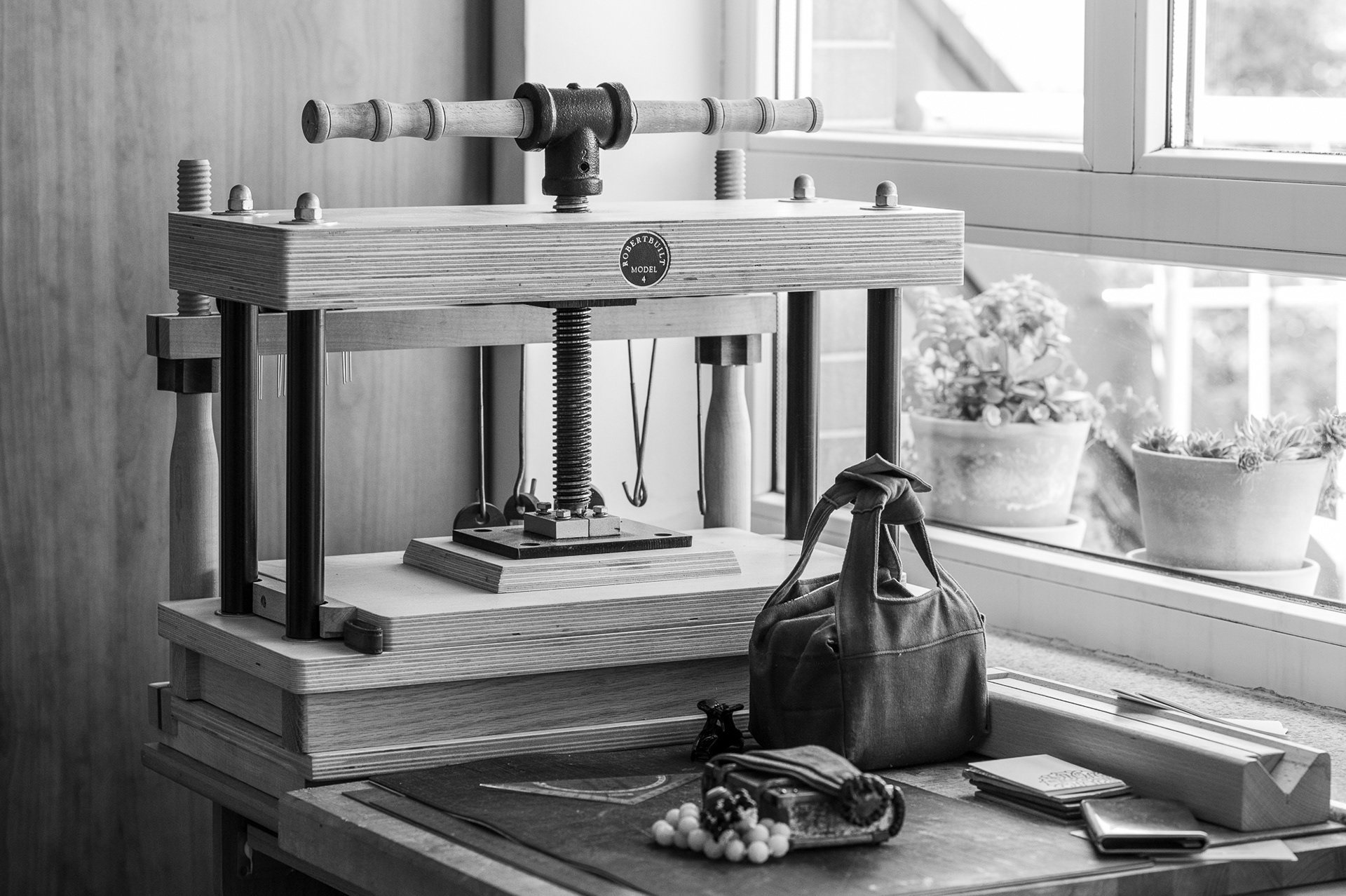 Book press