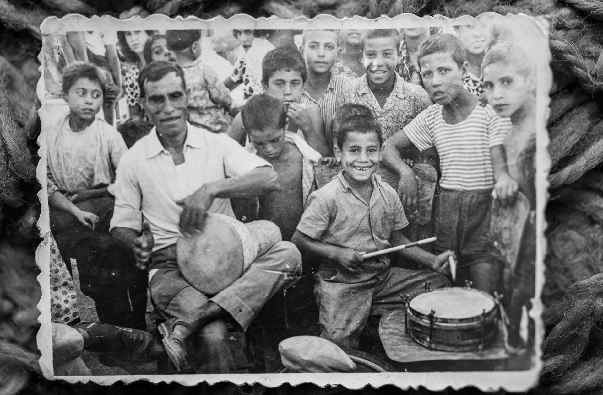 Paicho as a child with his father (on the left)