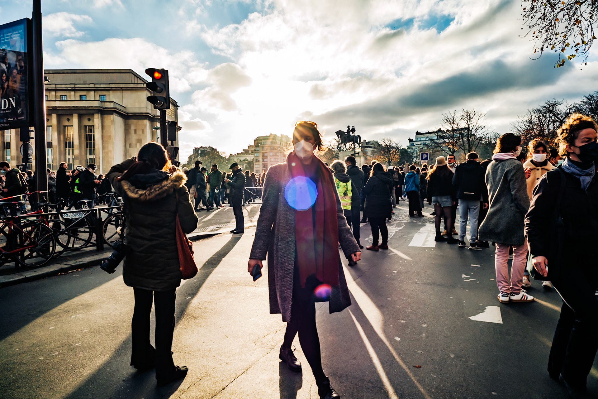 Plusieurs milliers de personnes rassemblées en France contre la proposition de loi « sécurité globale »L’article 24 du texte, adopté par l’Assemblée vendredi, concentre de très vives critiques, notamment de la part des journalistes, qui y voient de potentielles atteintes à la liberté d’informer.