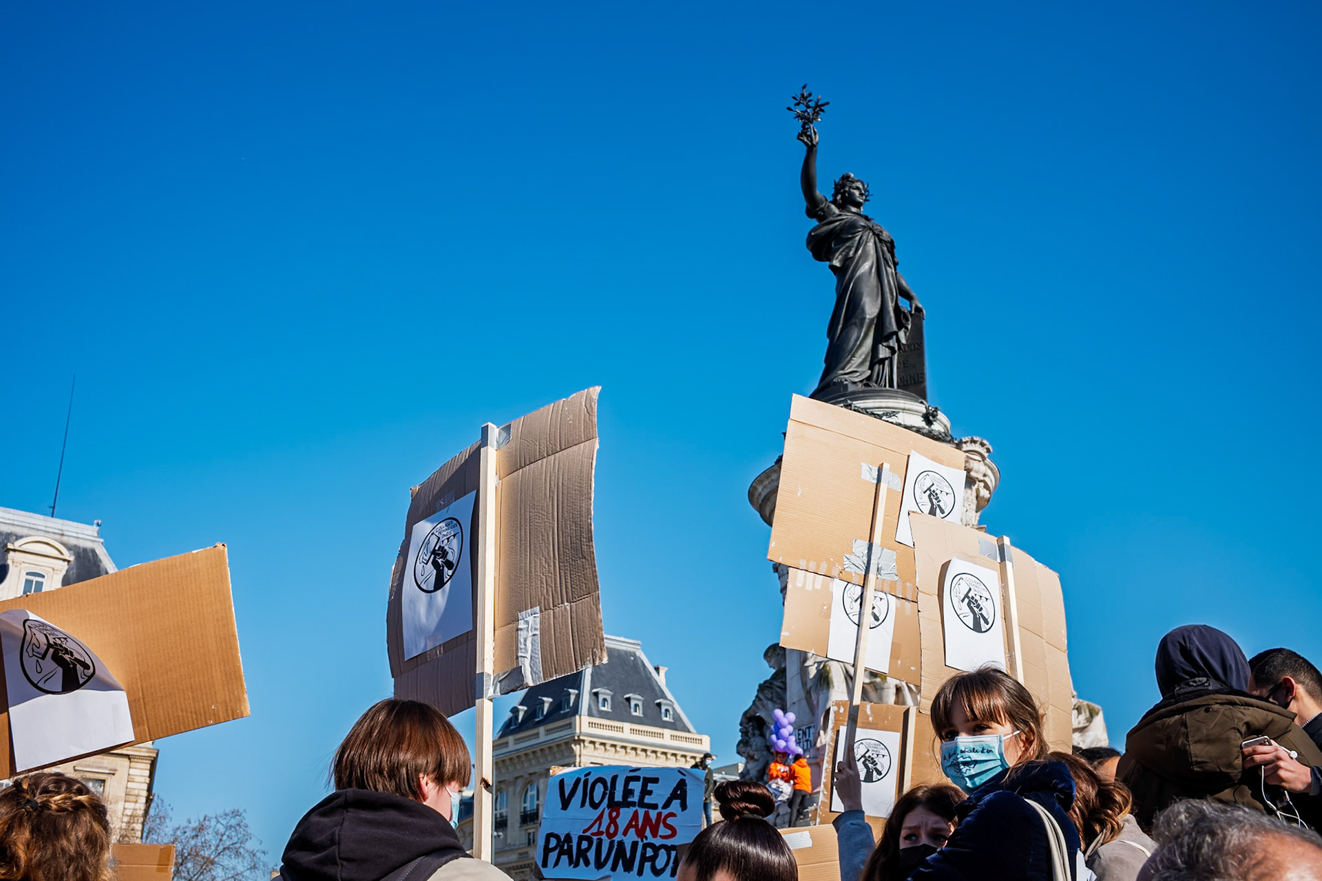 Manifestation pour le droit des femmes, Paris, place de la République.