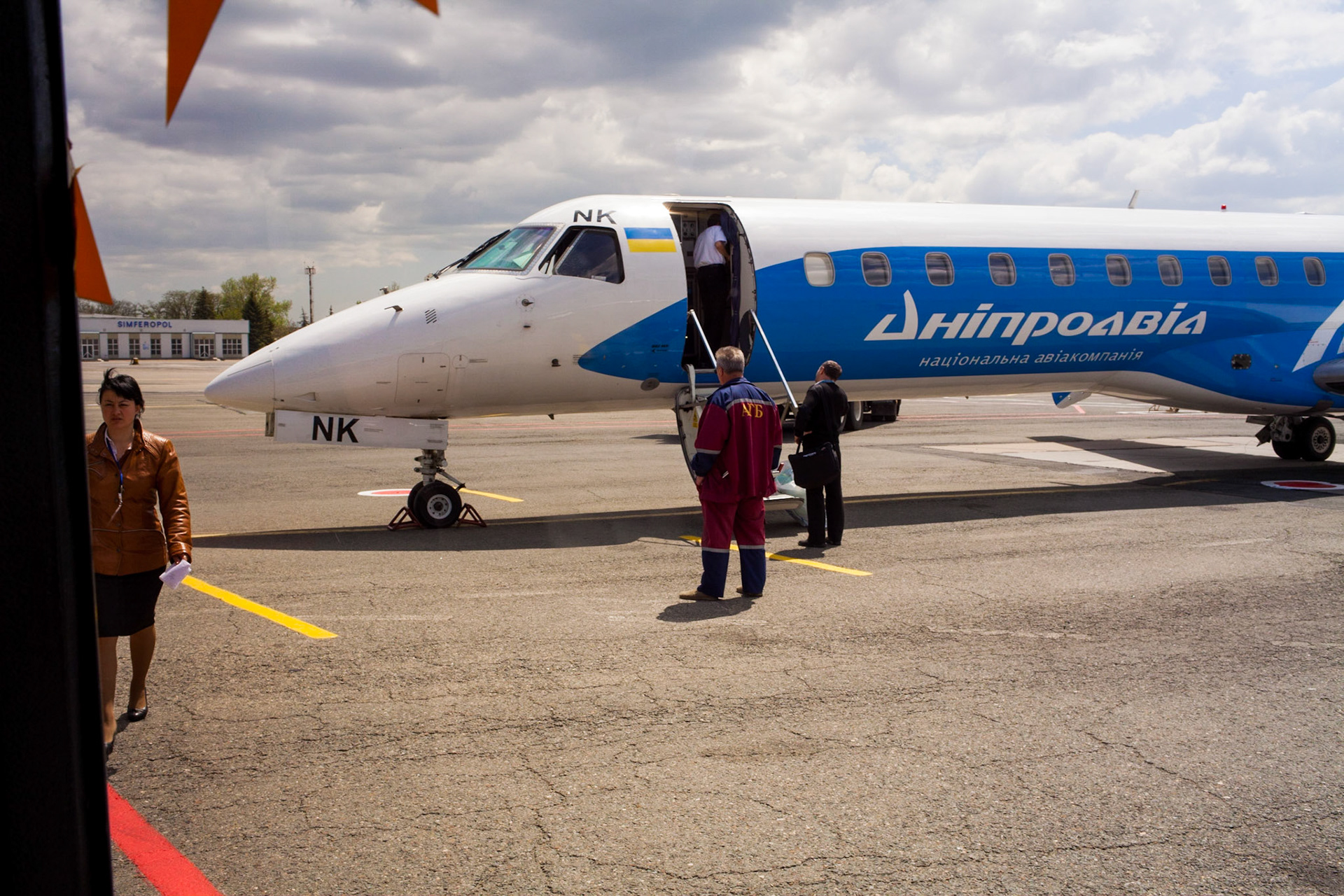 An inland plane from south to north, Ukraine. A journey through the eyes of Frederic Leonard, a head hunter for "new faces", who scouts fresh young Eastern girls who are to become fashion models. Kiev, Ukraine.