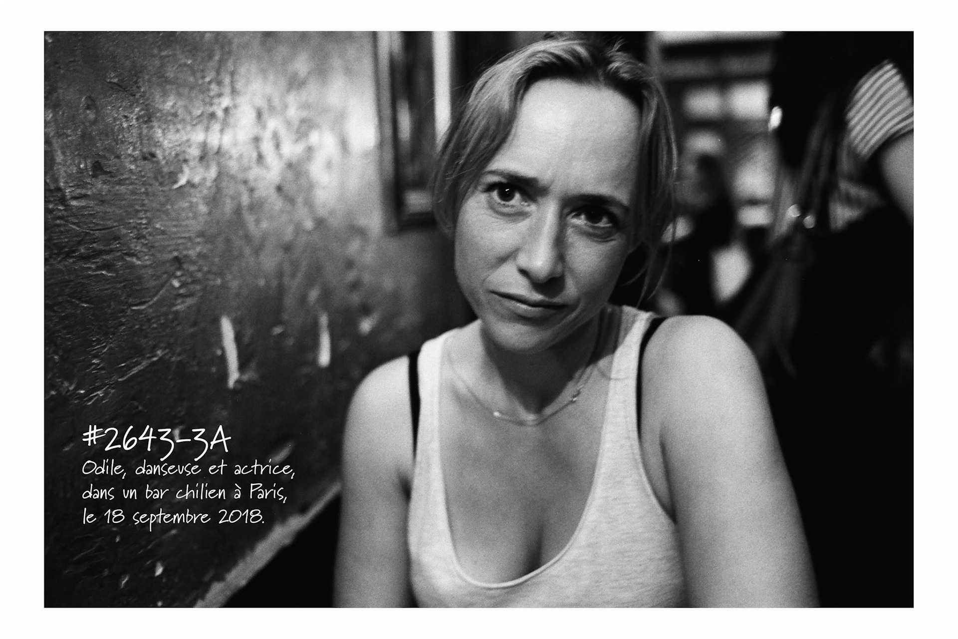 Odile, danseuse et actrice, dans un bar chilien à Paris, le 18 septembre 2018.  
