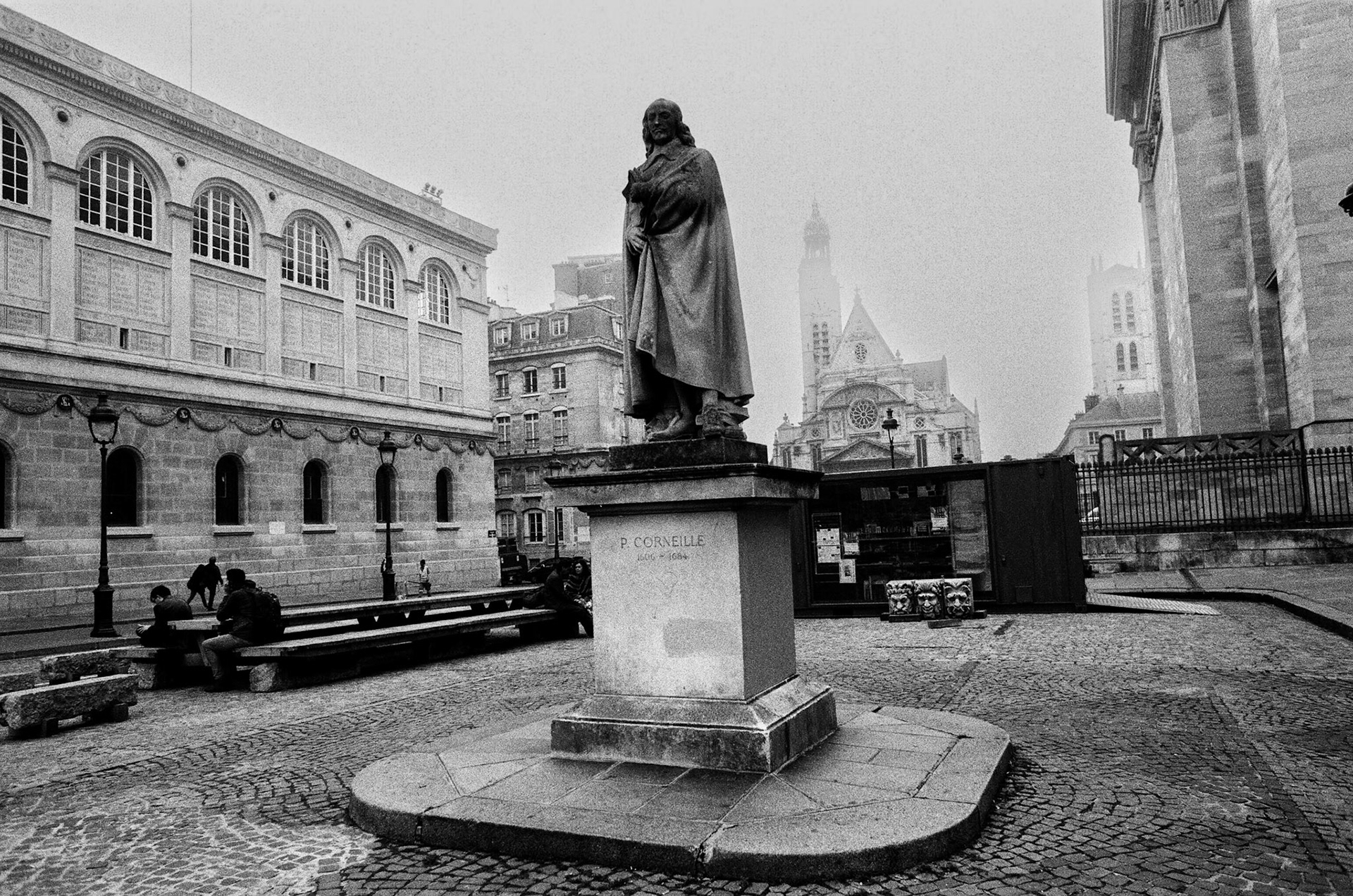Le Panthéon dans le brouillard, le jeudi 26 octobre 2017. 