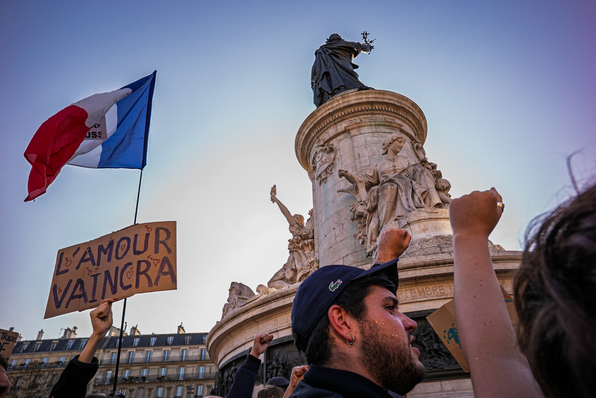 Contre manifestation LGBT à République : pour le mariage pour tous.