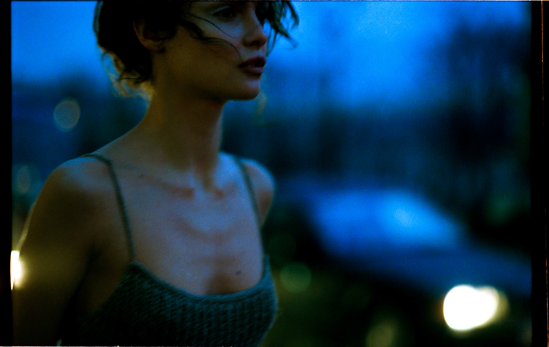 Première série de mode, réalisée le 18 mars 1999. Modèle : Arleta (New Madison), Boitier Nikon F5 et optique 85 mm 1,8 AF. Film Kodak Vision 5279 (500T).