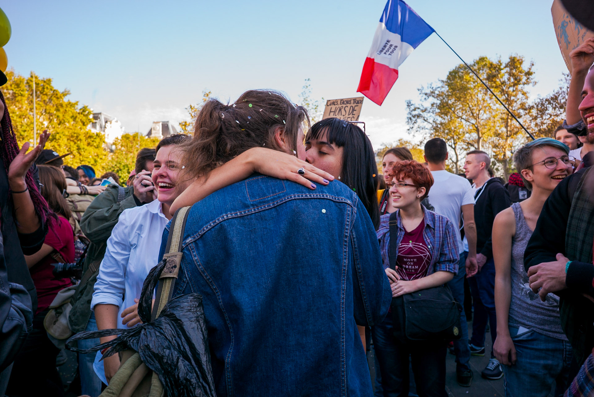 Contre manifestation LGBT à République : pour le mariage pour tous.