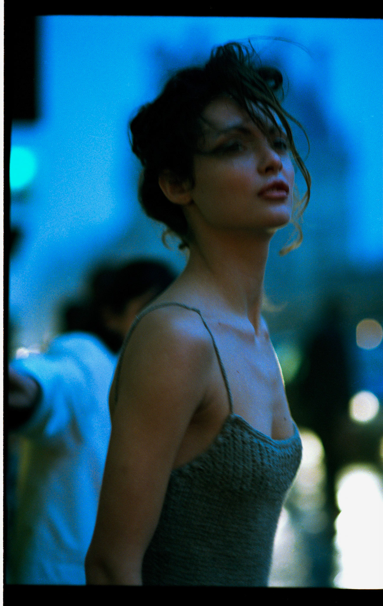 Première série de mode, réalisée le 18 mars 1999. Modèle : Arleta (New Madison), Boitier Nikon F5 et optique 85 mm 1,8 AF. Film Kodak Vision 5279 (500T).