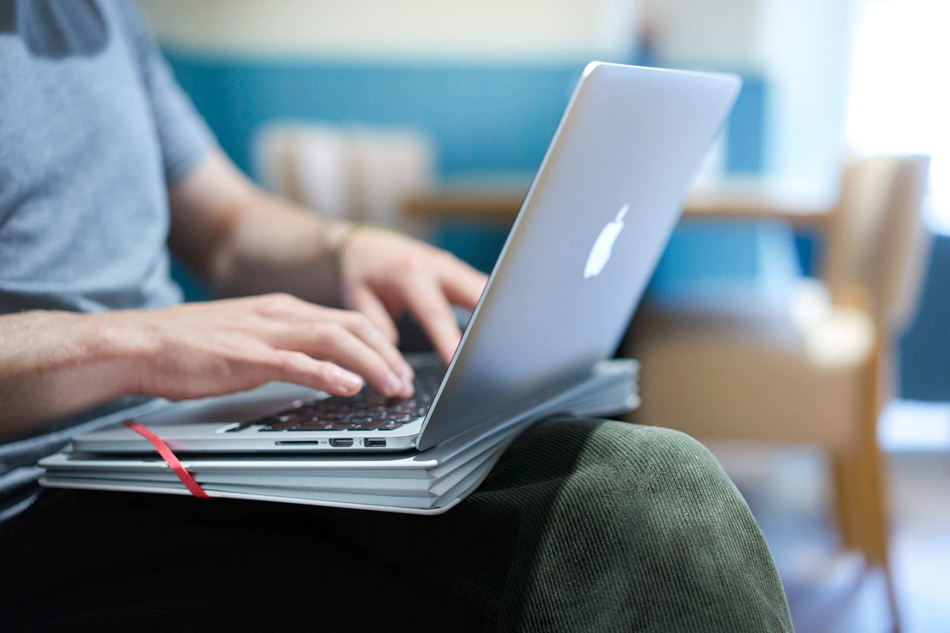 Boost your online sales with high-resolution, eye-catching product photos.