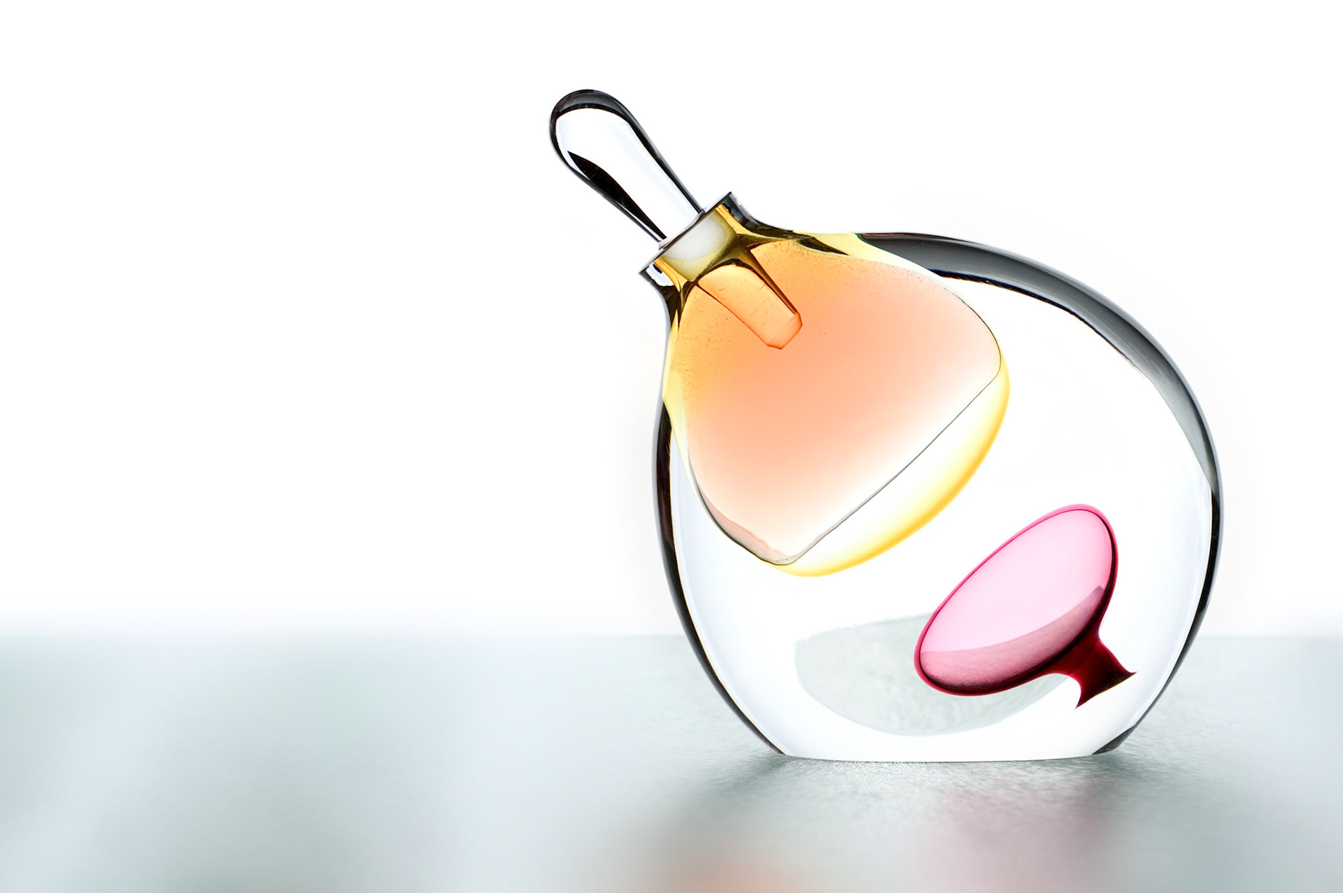 Highlighting your artistic vision with clear, captivating images of your creations.