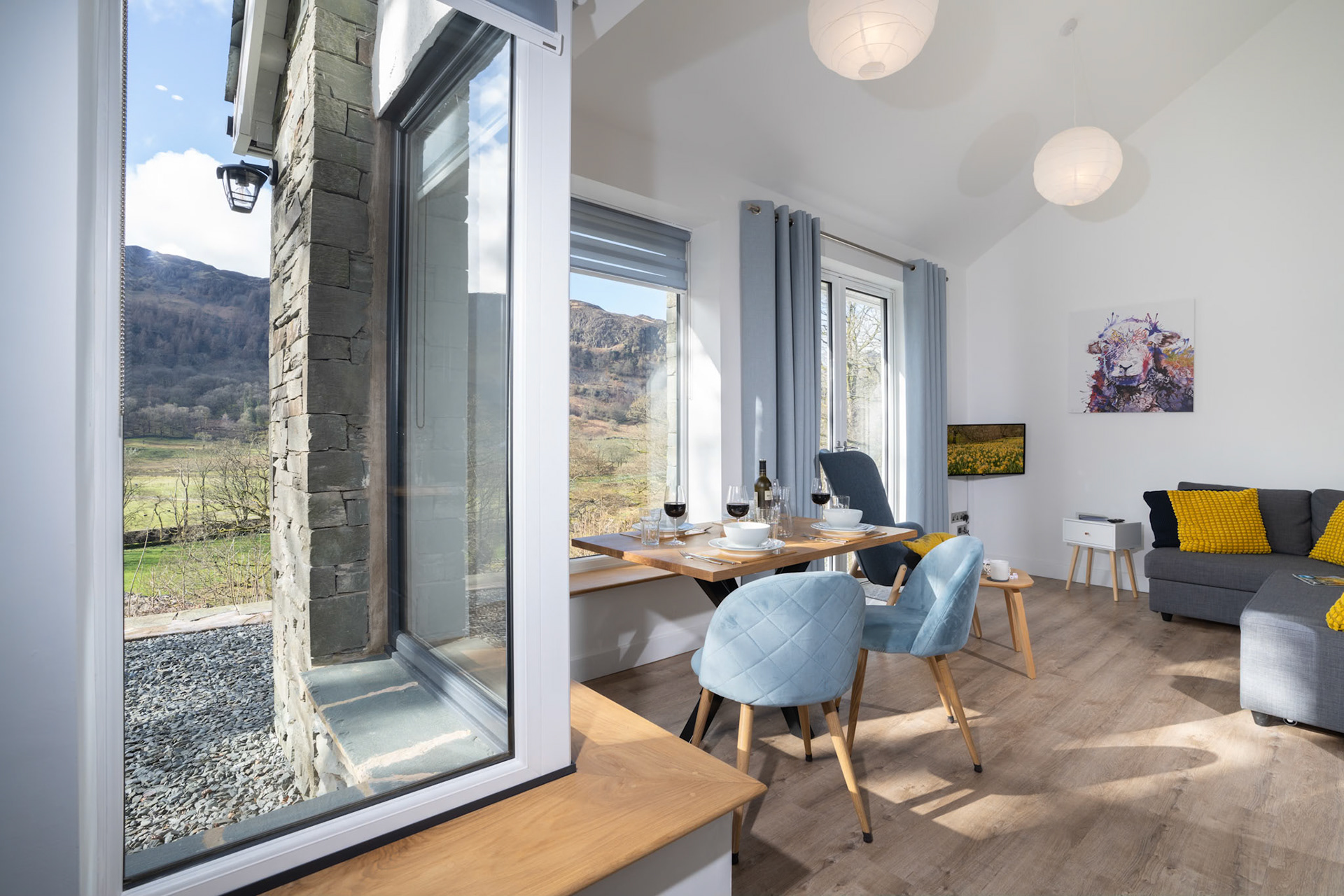 Scenic Lounge Views in the Lake District – Framing Your Home's Beautiful Surroundings